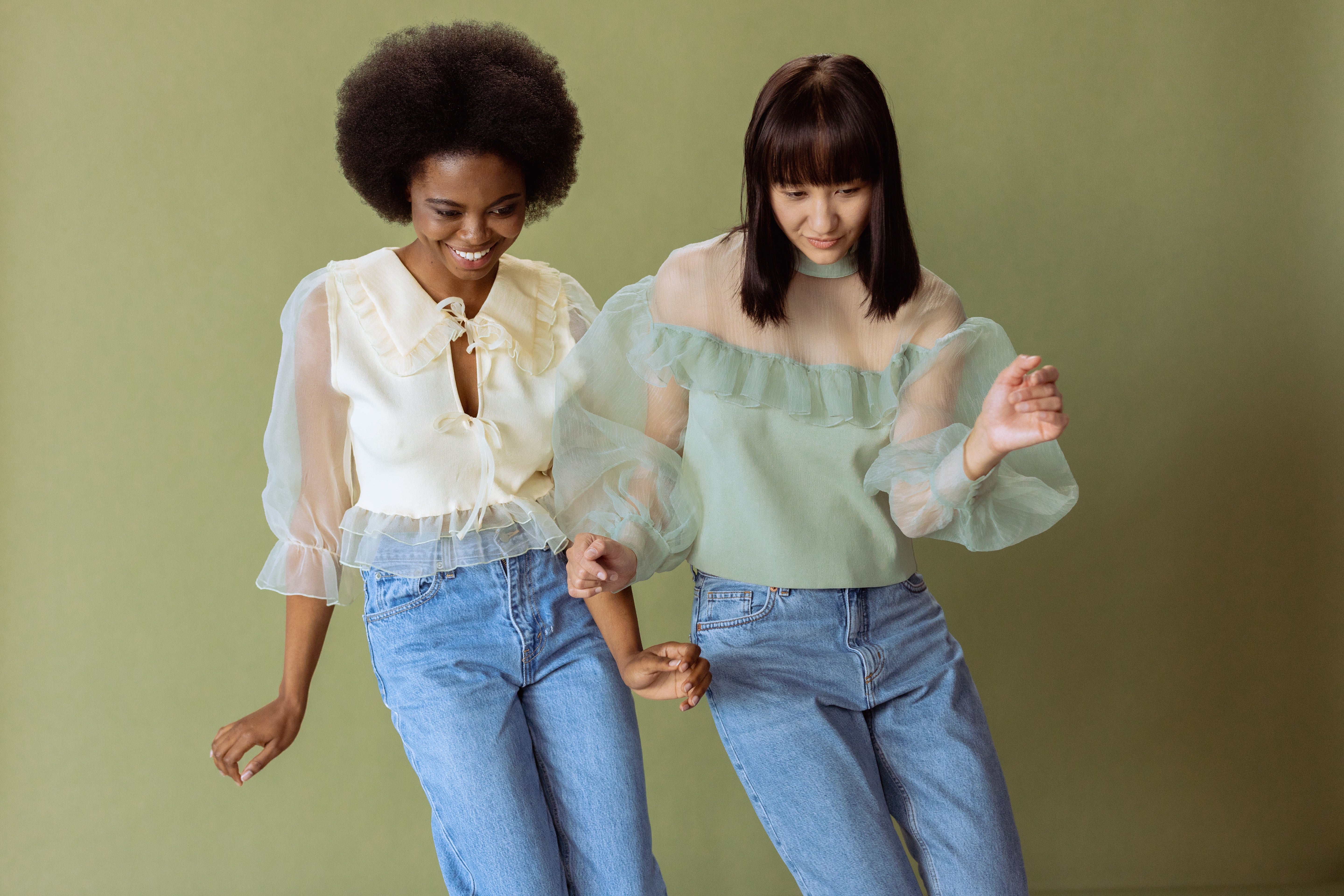 Women's shirts & blouses