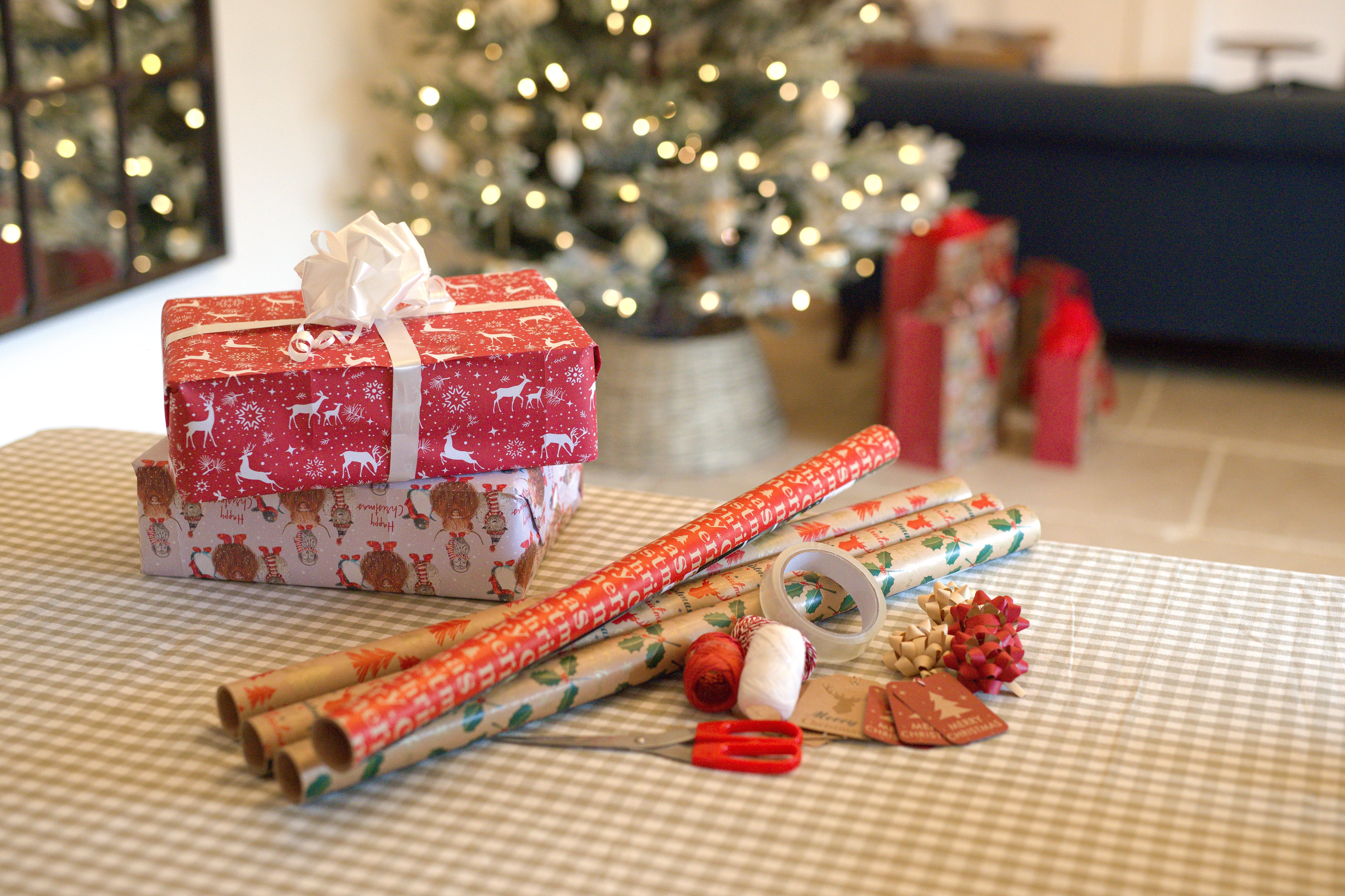 Christmas wrapping paper & gift bags