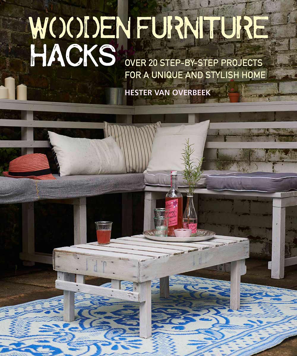 This gift book shows you 23 ways to update your wooden furniture and home accessories. With step-by-step photos to guide you along the way. Discover how to update and repurpose wooden furniture and homeware. Perfect for an effortlessly chic home. Nowadays, it is easy to find affordable furniture for your home from chain stores. But these pieces of furniture can often lack character.