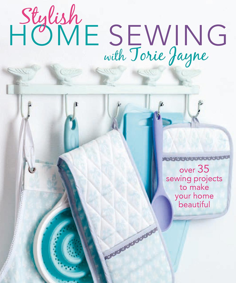 Learn how to make beautiful accessories for your home with this gift book on stylish home sewing. Torie Jayne is a successful young designer, blogger and author. Her blog, toriejayne.com, receives over 100,000 hits a month. This features her trademark sewing in beautiful saturated pastels, baking and other crafts. Over 35 projects to do