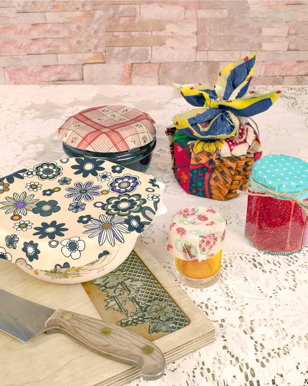 Want to reduce your use of single-use plastic? This Beeswax Food Cover Craft Kits could be just the solution. Beeswax is an all-natural, antibacterial, waterproof and eco-friendly super material. The amazing properties of beeswax are perfect for the preservation of food.