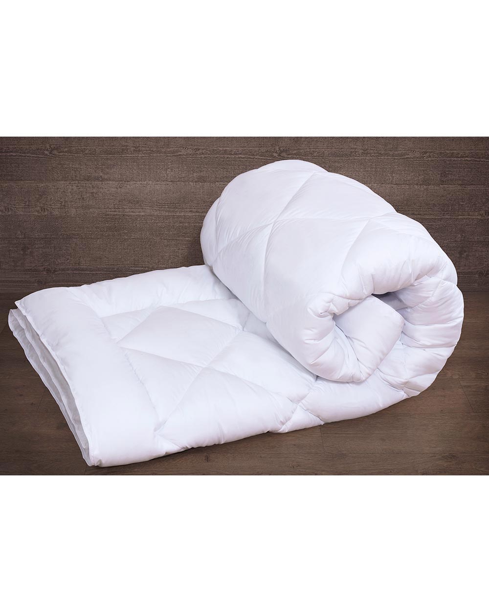 Everybody deserves a great night's sleep, this Eco Friendly Single Duvet 10.5 Tog provides that cosy feeling helping you sleep soundly. This single duvet fits any standard size single bed comfortably. Measuring 135 cm x 200 cm this single duvet gives just the right amount of drape for maximum comfort. A medium 10.5 Tog duvet is ideal in spring and autumn. Perfect if you are sensitive to changing temperatures, or if you get too hot and stuffy in the thickest tog.
