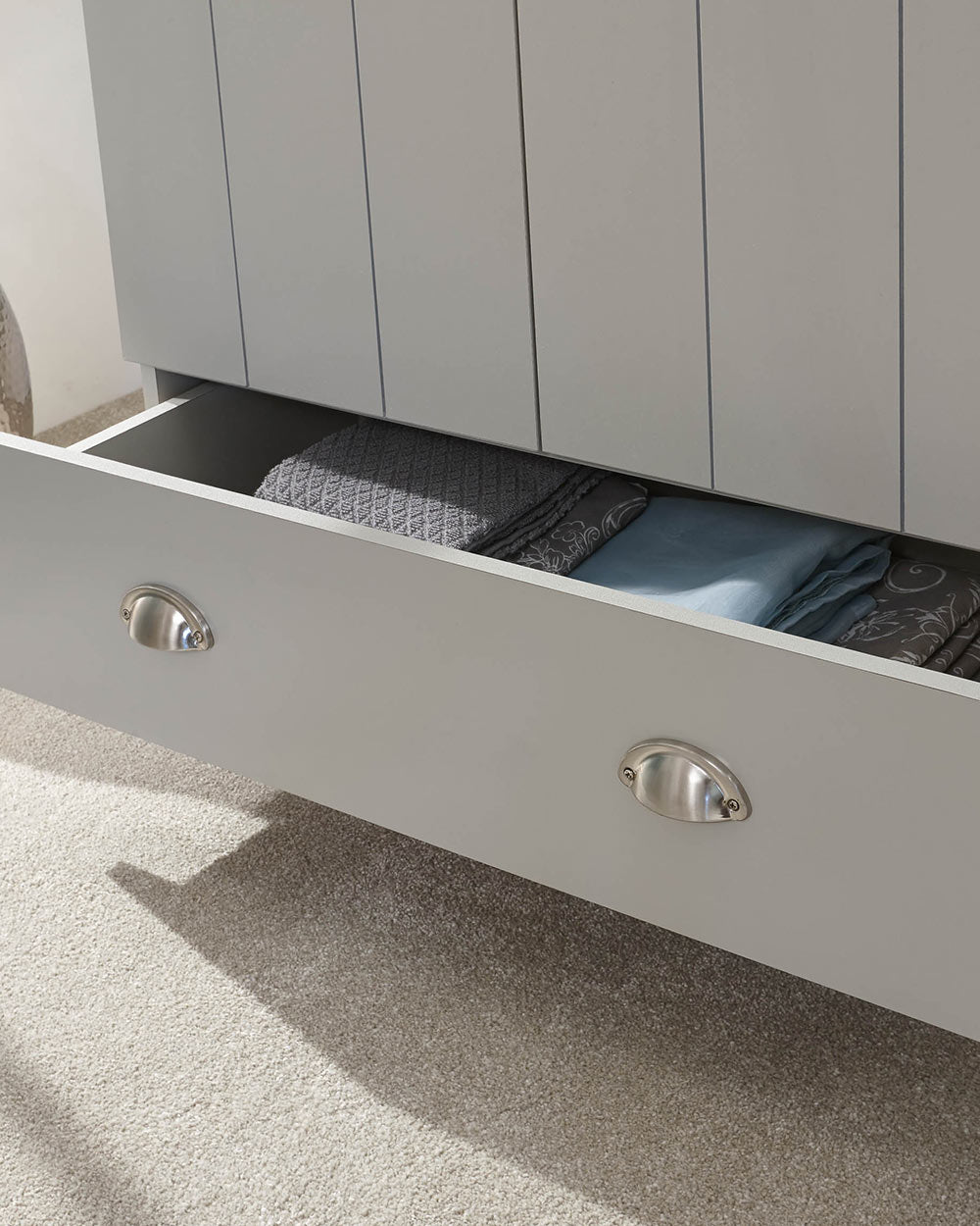 2 Door Wardrobe with 1 Drawer Grey close up of drawers