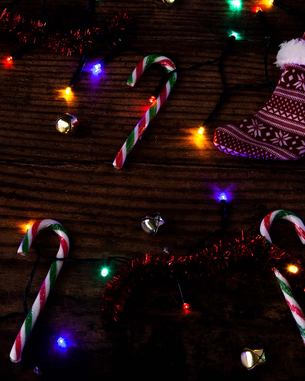 These Christmas LED lights are suitable to use indoor or outdoor use. The perfect lighting for decorating your home. These lights have 8 different settings and a timer control. The lights are battery operated so they can be set up anywhere as there is no need for a plug socket. These battery operated LED lights have up to 80 hours battery life. The lights require 4 x AA batteries (batteries not included). Each bulb is spaced 10 mm apart and has a 30 cm lead wire with a dark green cable.