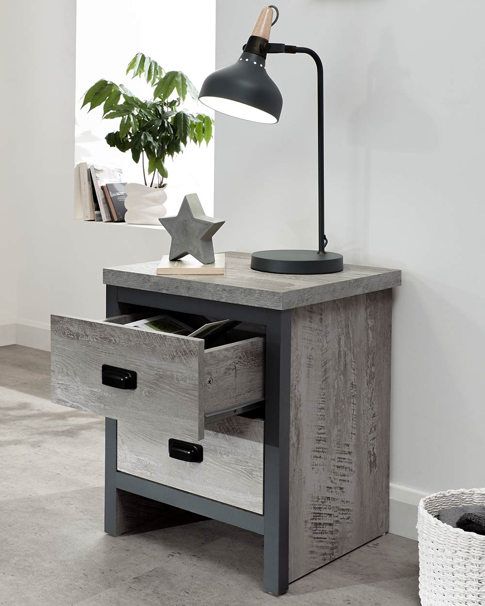 Looking for a modern bedroom furniture set? Then this 3 piece set will bring a splash of urban-chic to any interior! Comprising of; a wardrobe, a set of drawers and a bedside table.