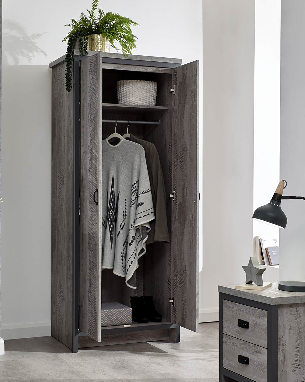 Looking for a modern bedroom furniture set? Then this 3 piece set will bring a splash of urban-chic to any interior! Comprising of; a wardrobe, a set of drawers and a bedside table.
