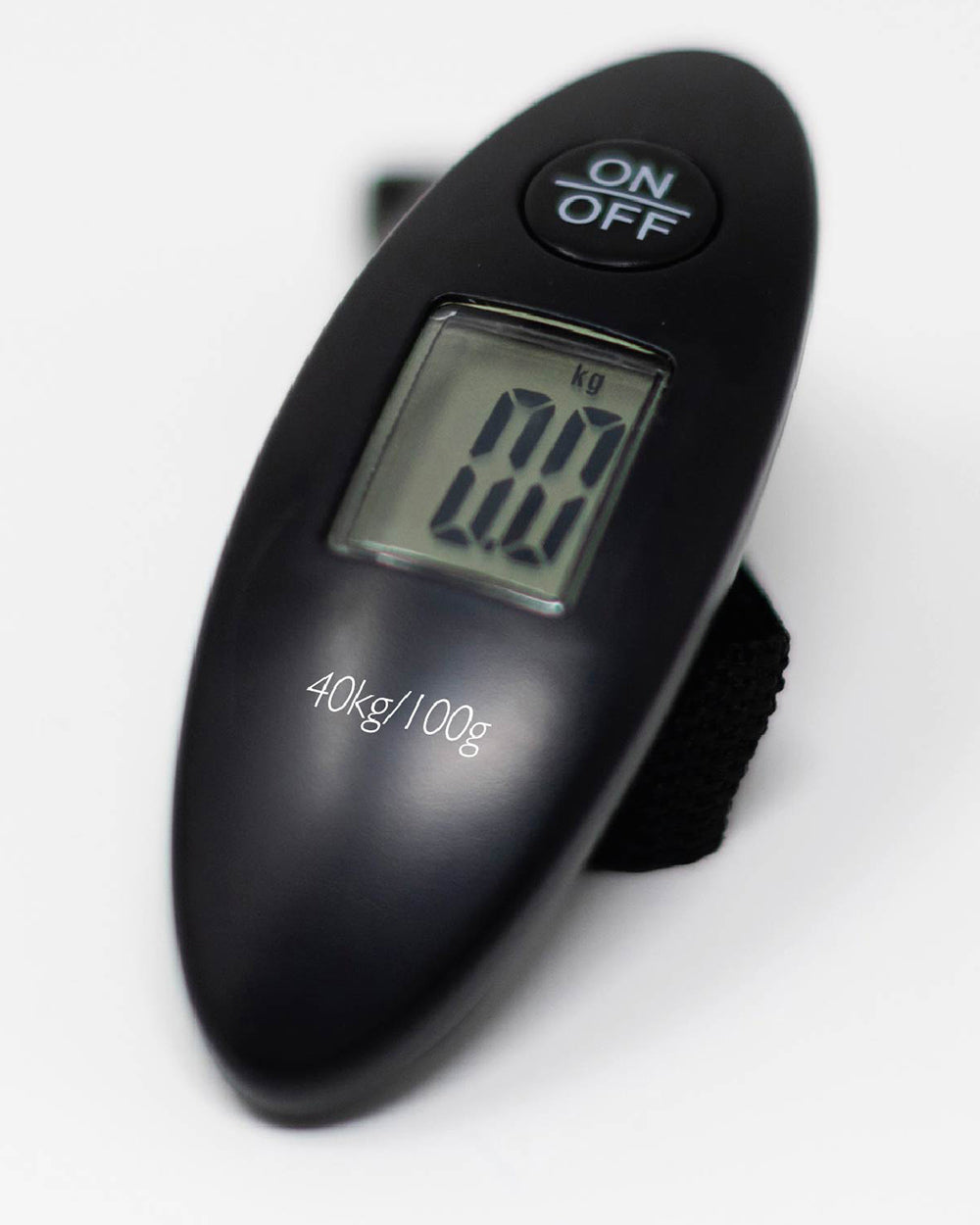 luggage scales Navig8 black electronic. Featured on a white cut out background.