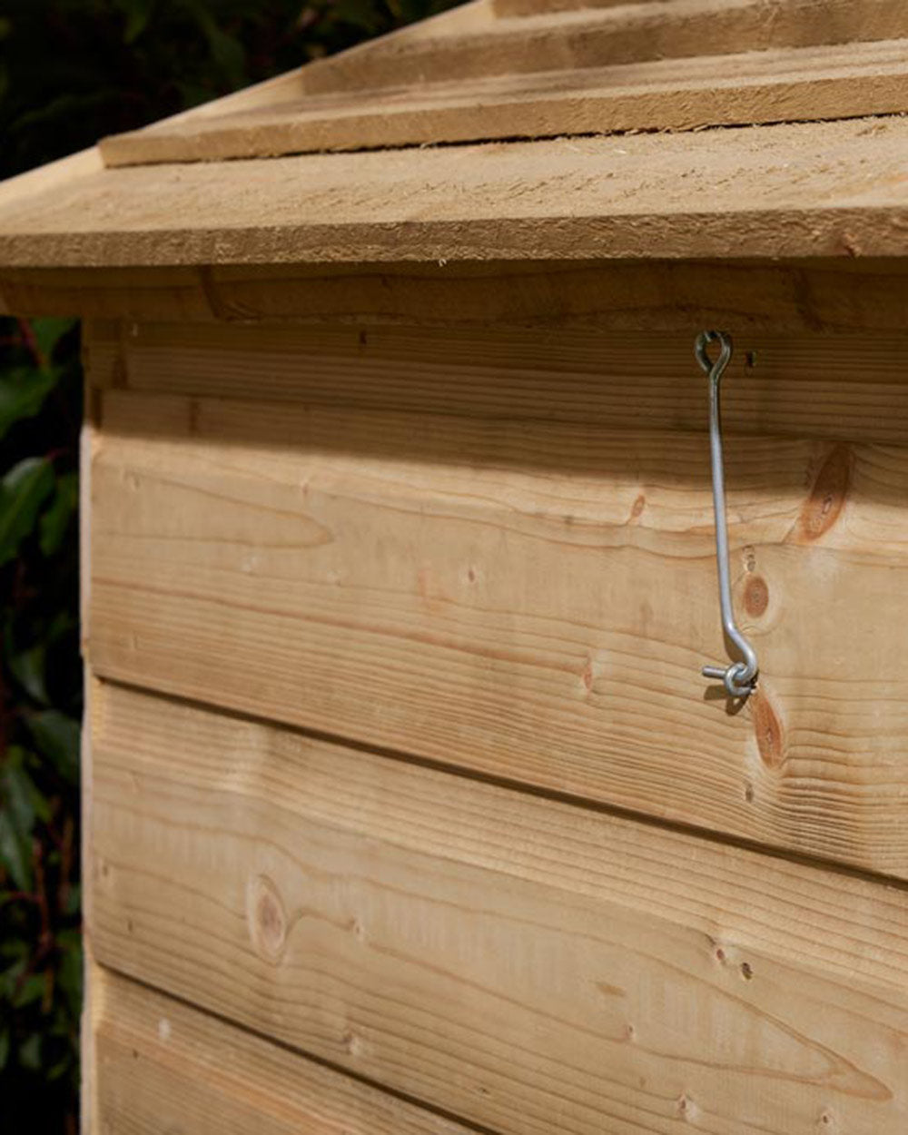 Large Chicken Coop Wooden Rowlinson close up of the latch