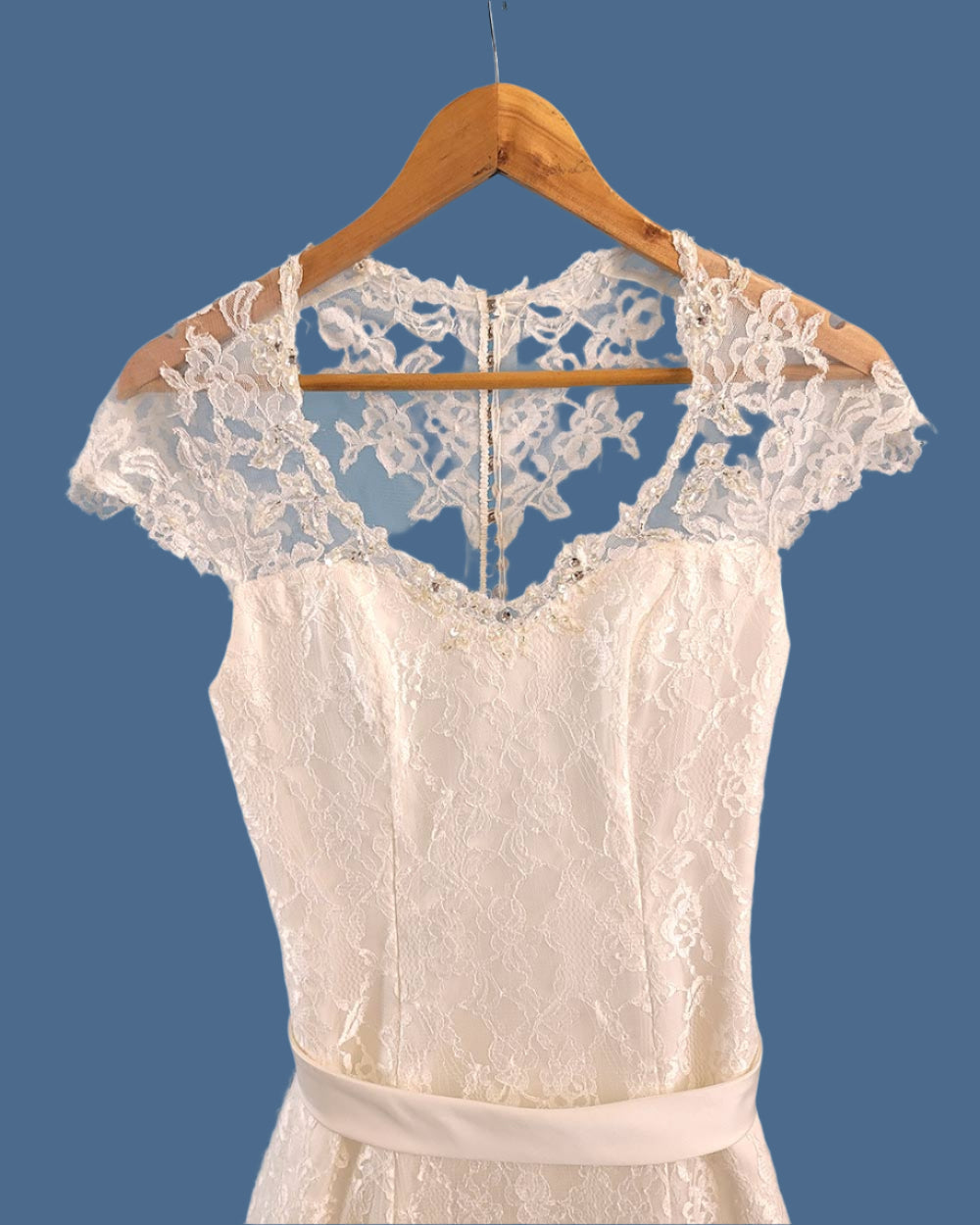 Charlotte Balbier Ivory Lace Sleeved Wedding Dress Size 10