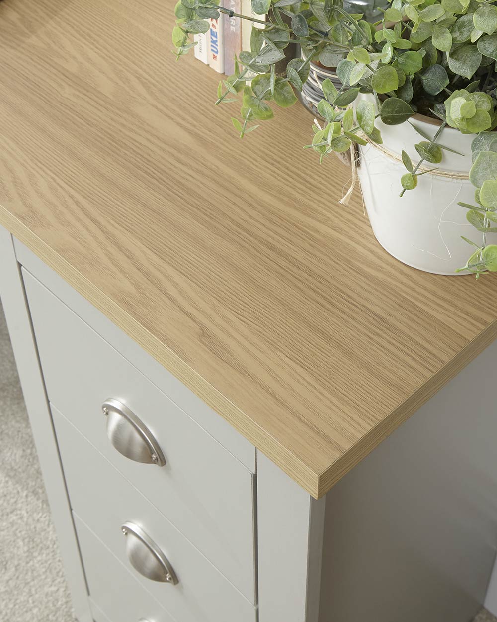 close up of the oak veneer top of this lovely desk