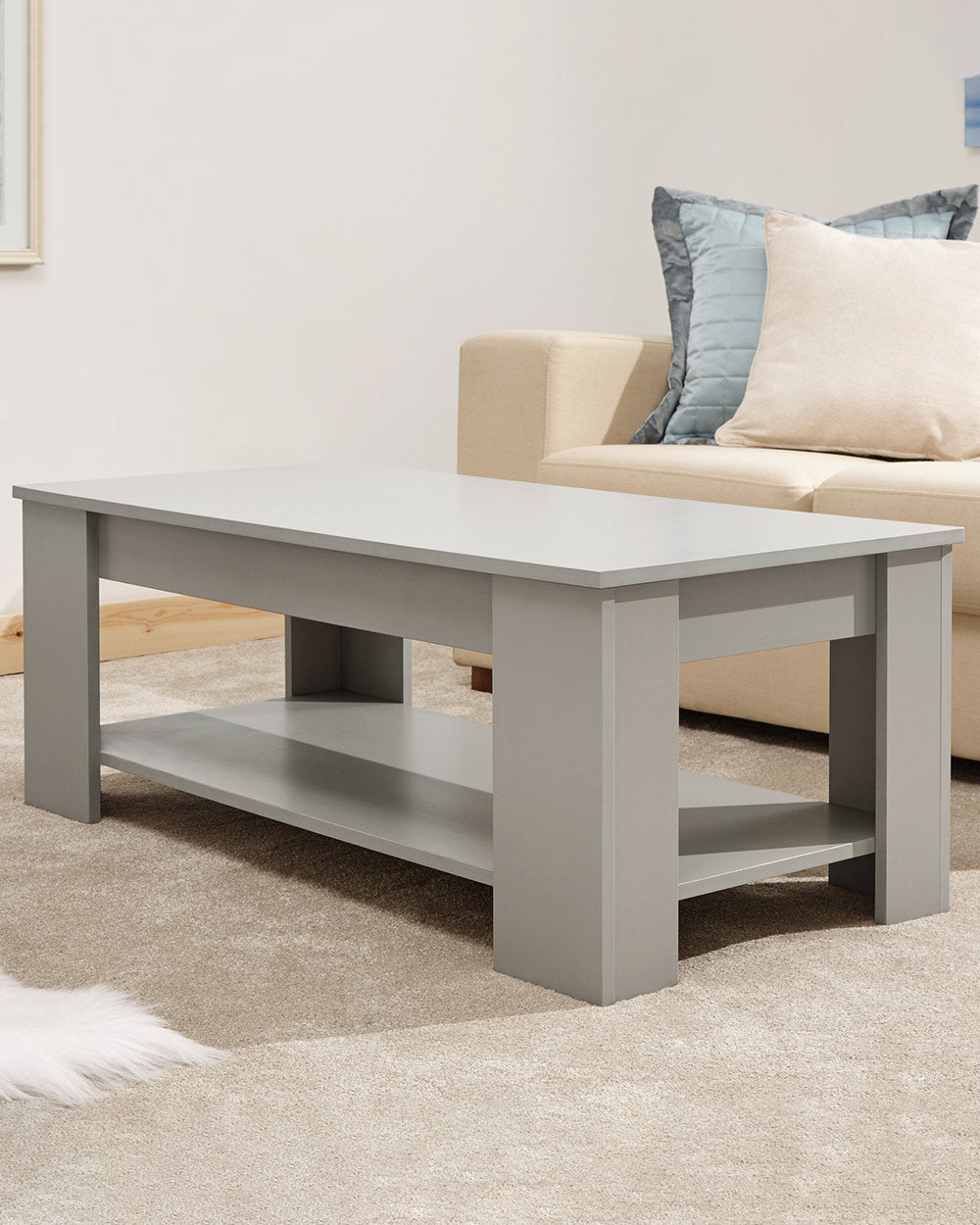 lift up coffee table in a living room