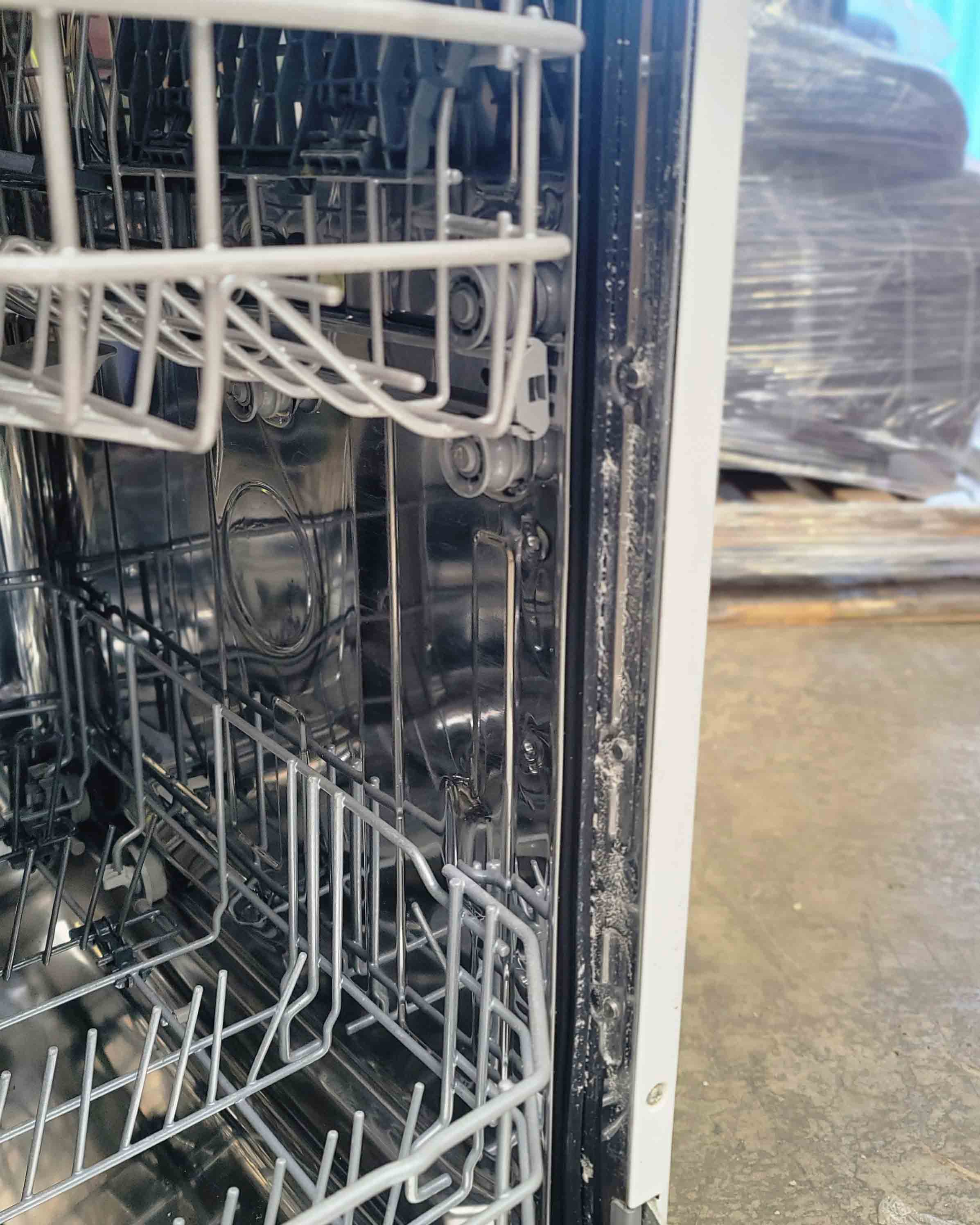 BEKO White Dishwasher DVN04320W