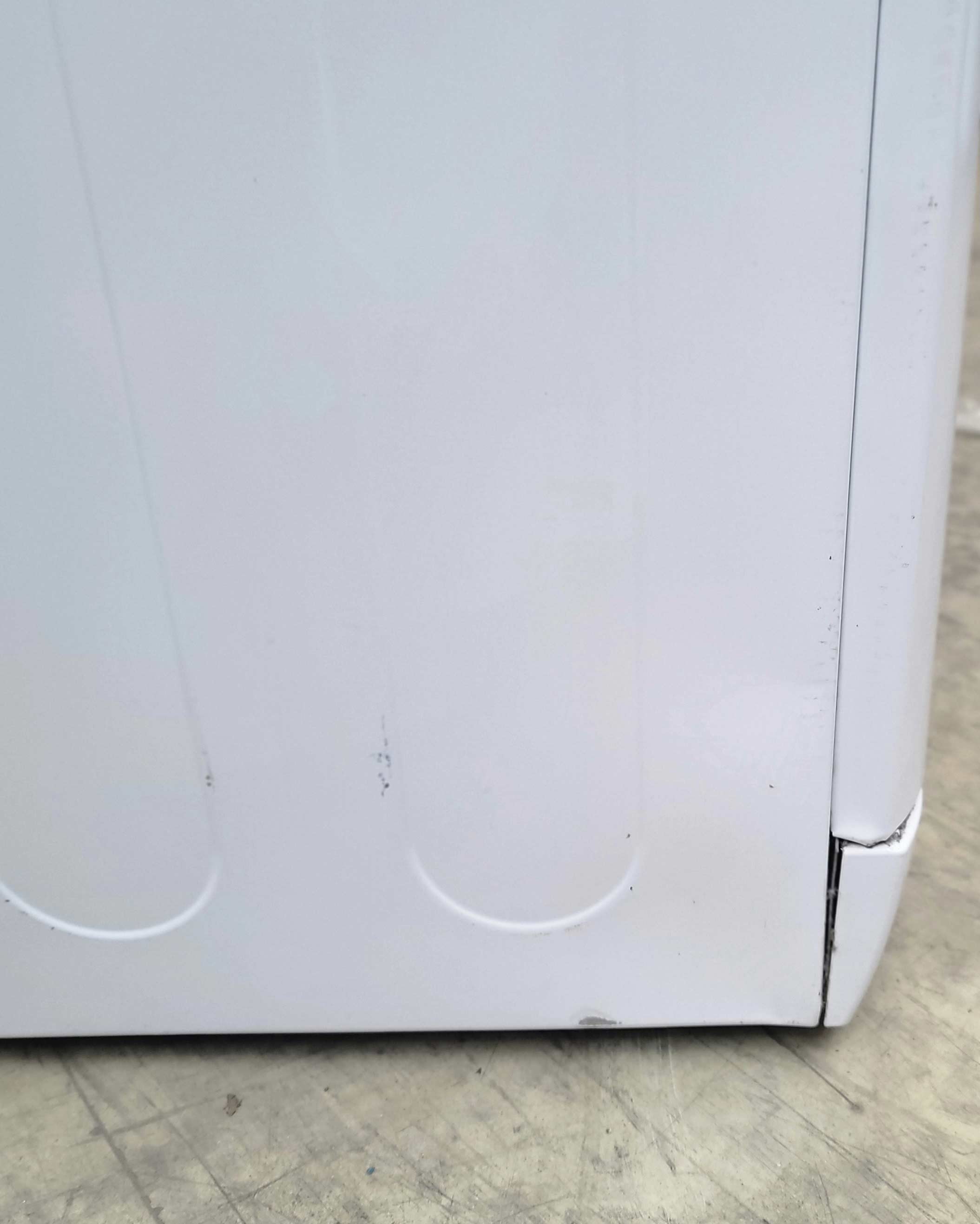 HOTPOINT 6kg Venting Tumble Dryer White Fetv60cp