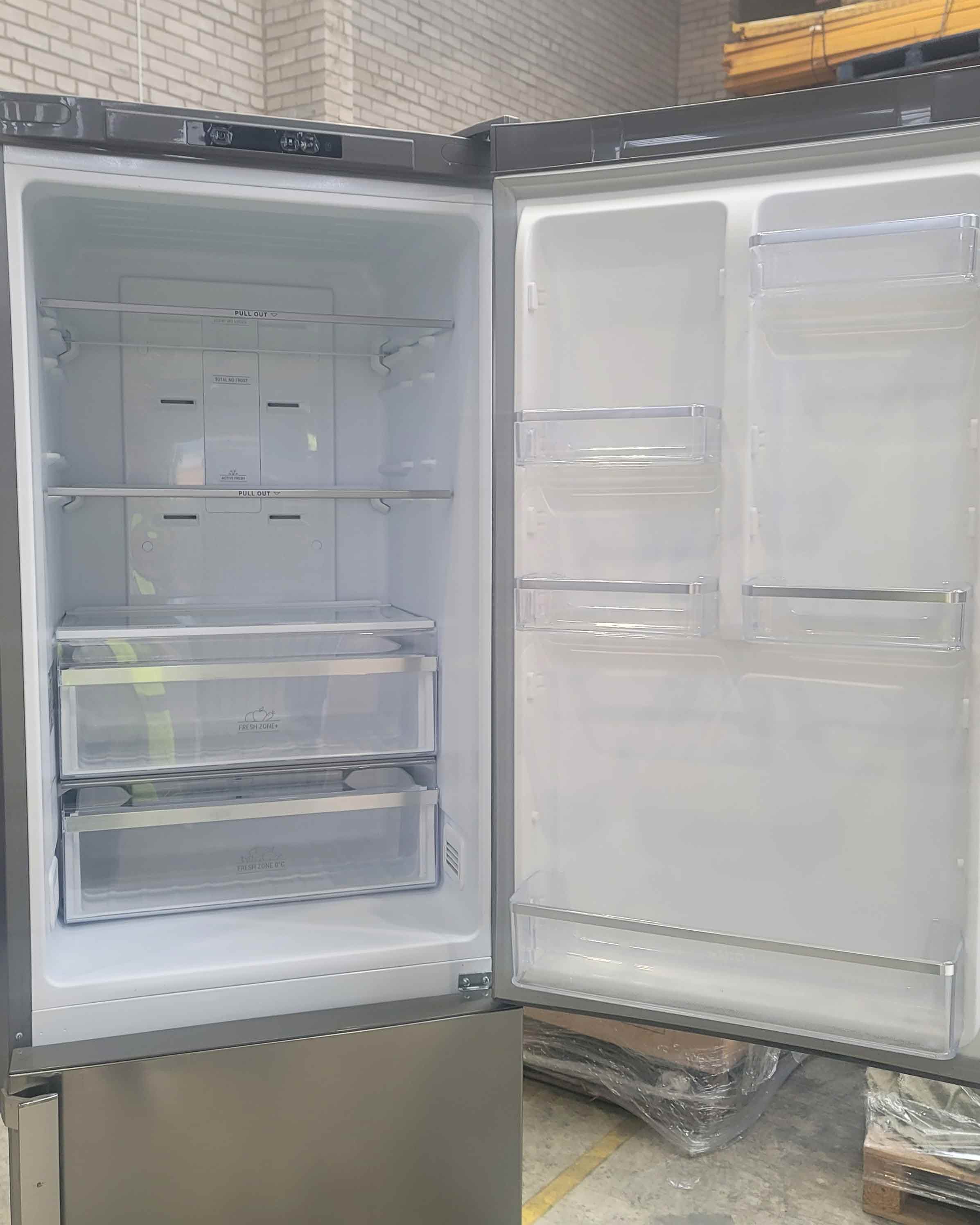 HOTPOINT Large Silver Fridge Freezer H5T811IMXH