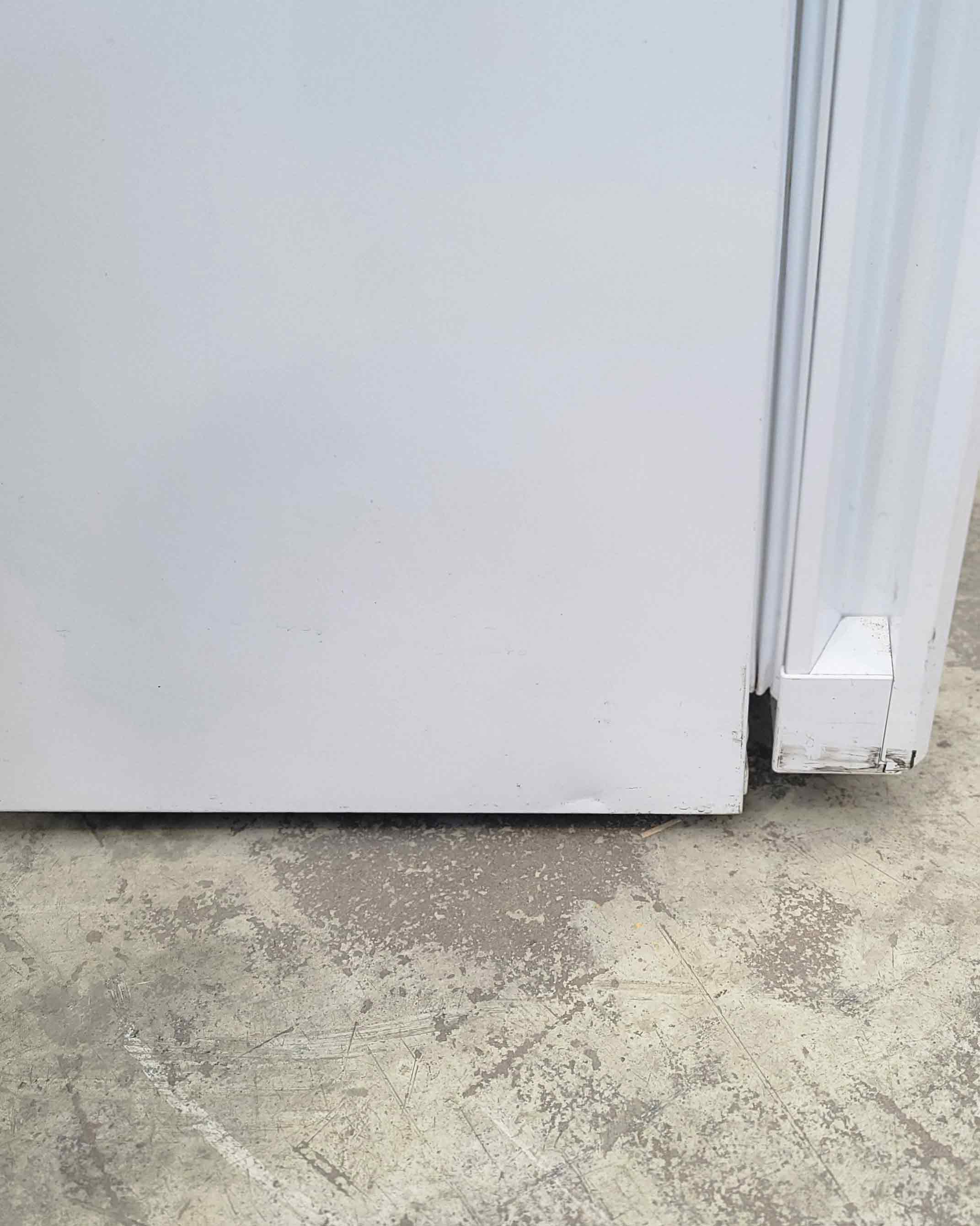 LIEBHERR White Large Fridge Freezer CN4213