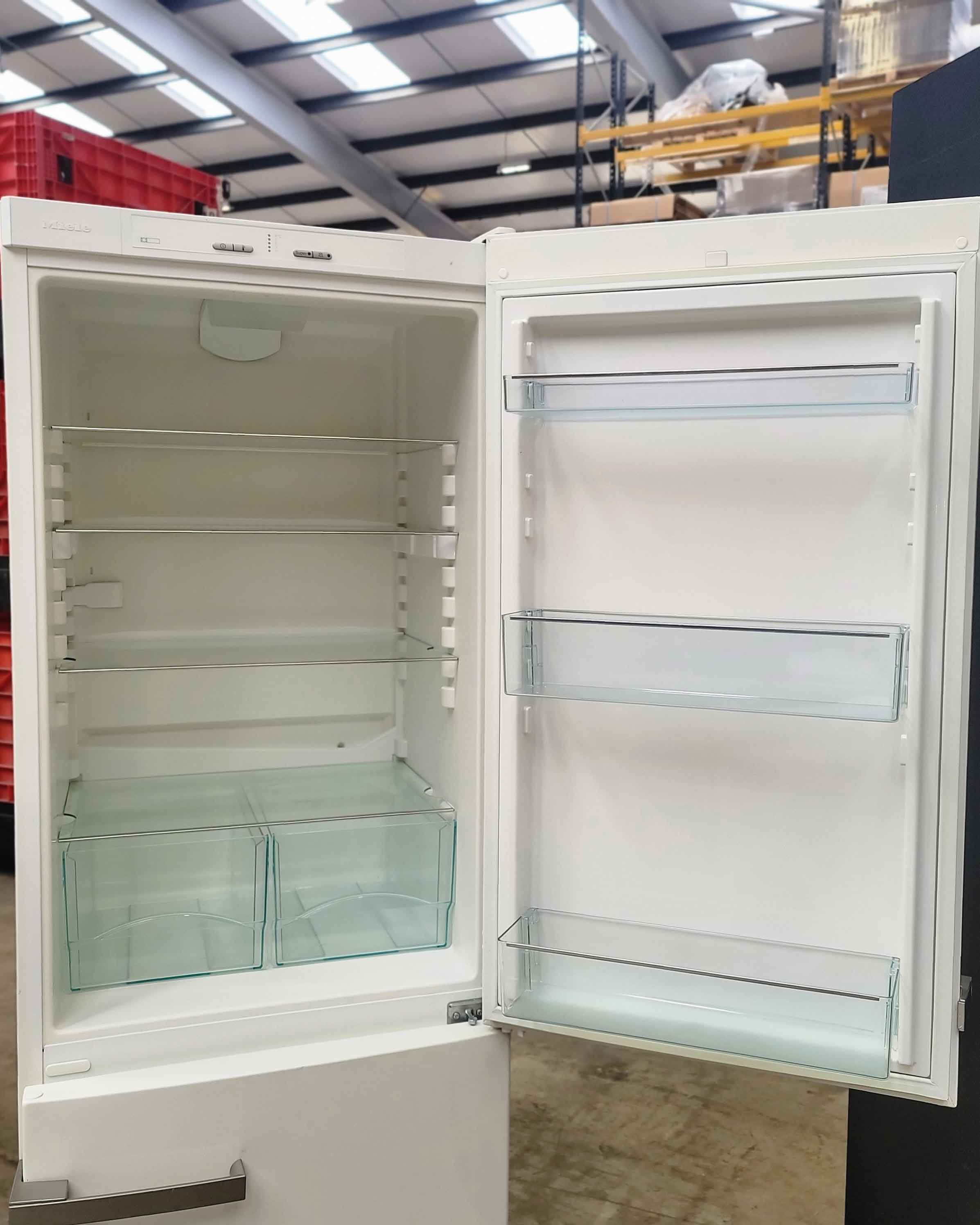 MIELE Large White Fridge Freezer kdn12823s