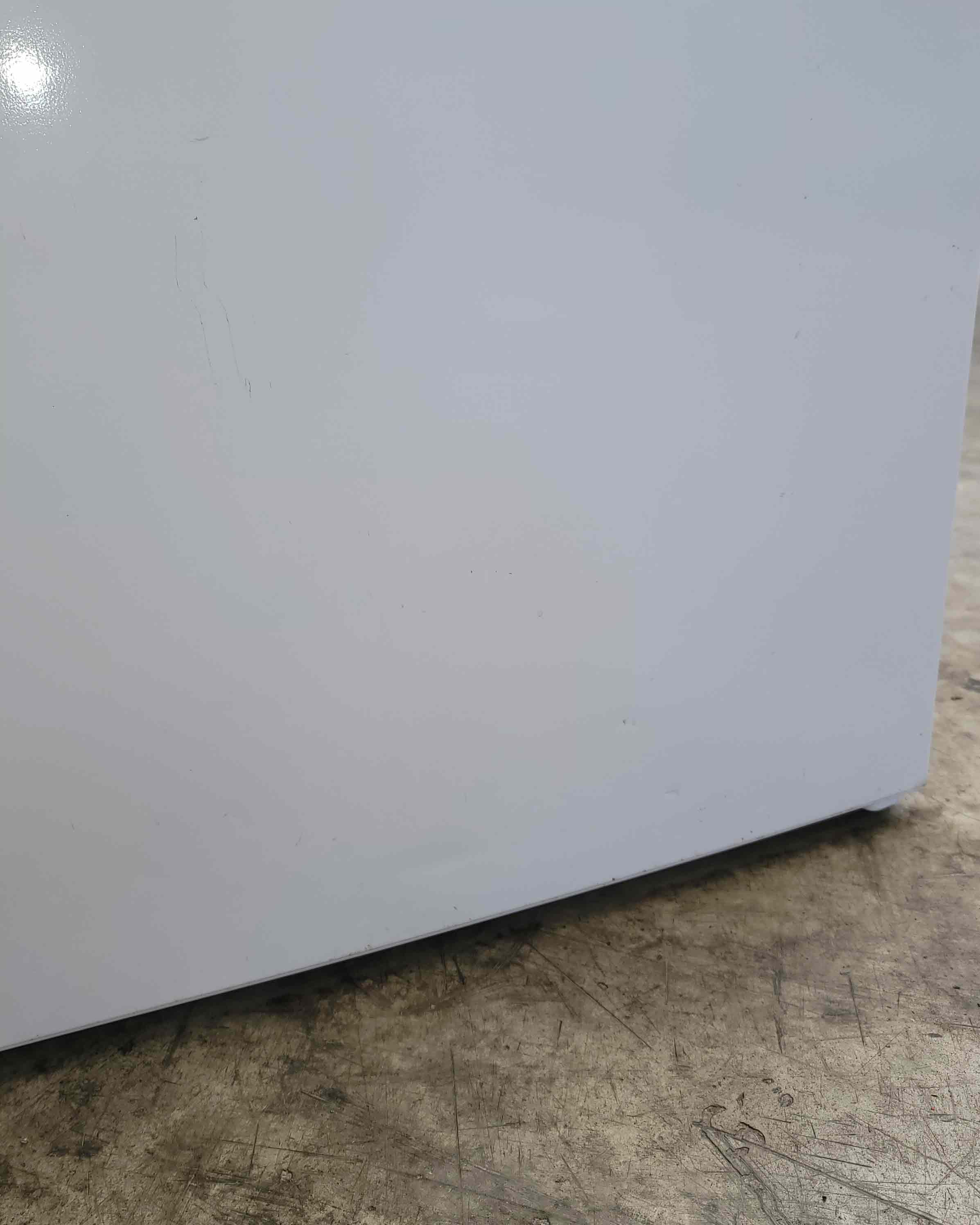HOTPOINT Large White Fridge Freezer LJL85N