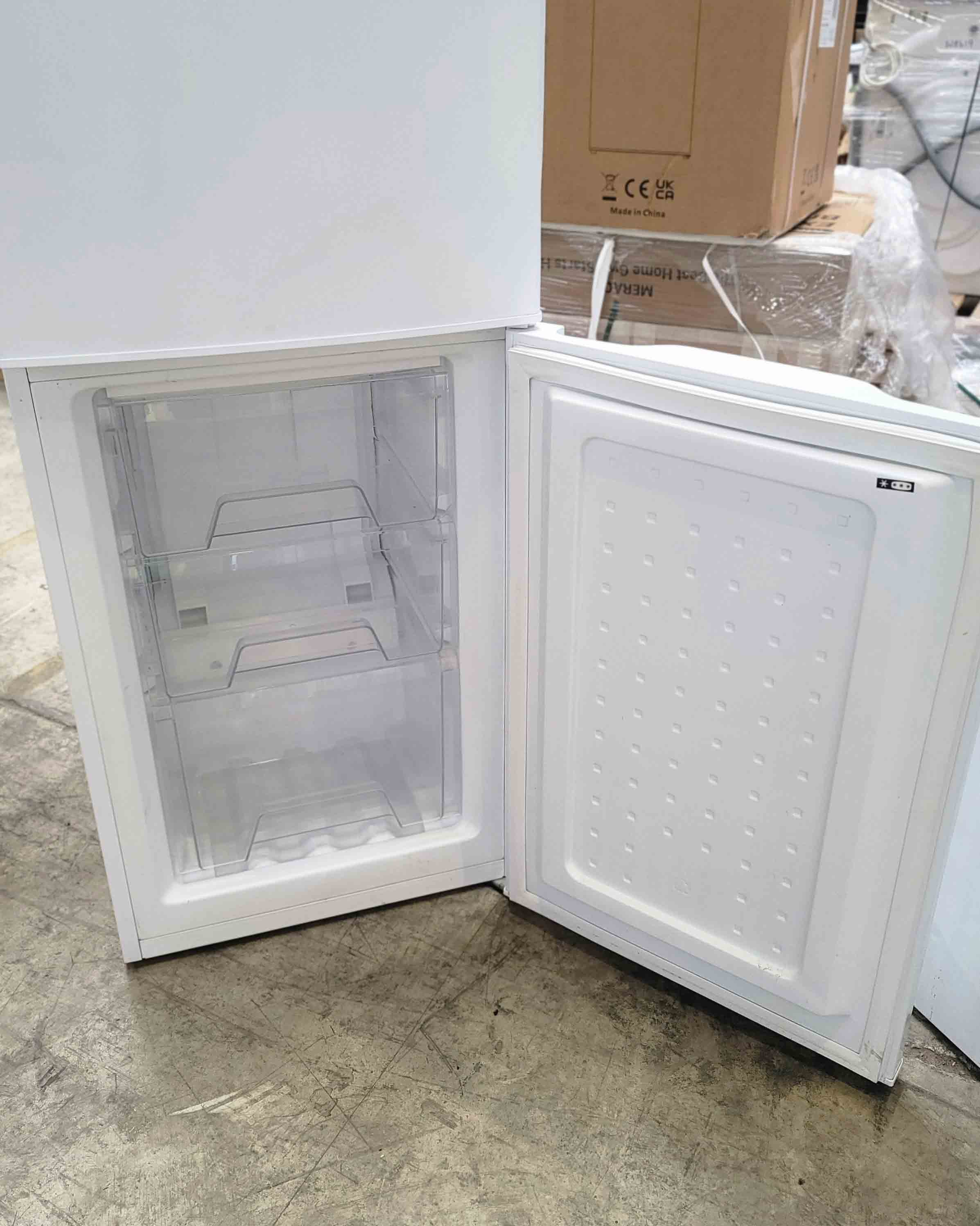 LEC Medium White Fridge Freezer TF50152W