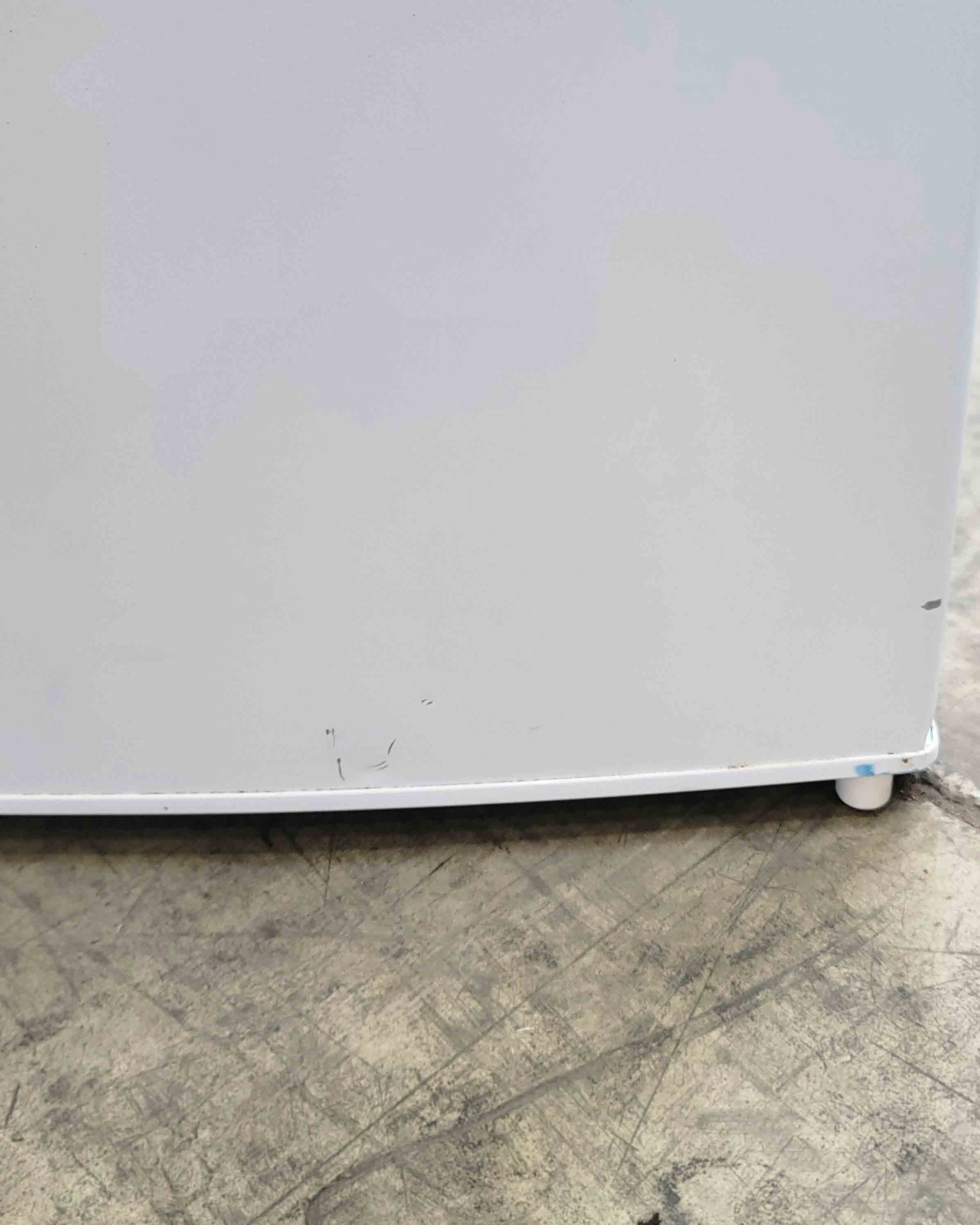 LEC Medium White Fridge Freezer TF50152W