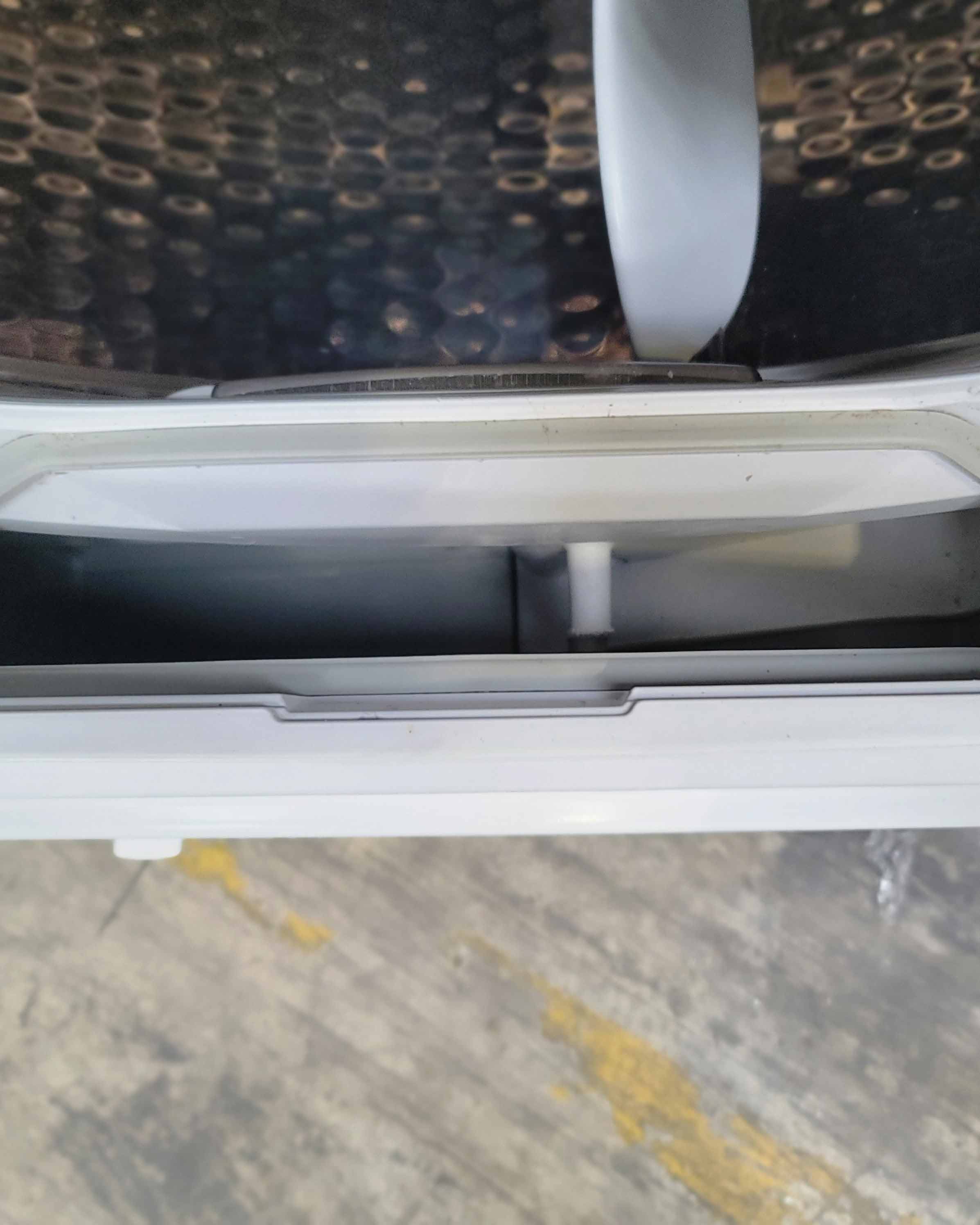 BOSCH Condenser Dryer WTN83200GB White 8kg
