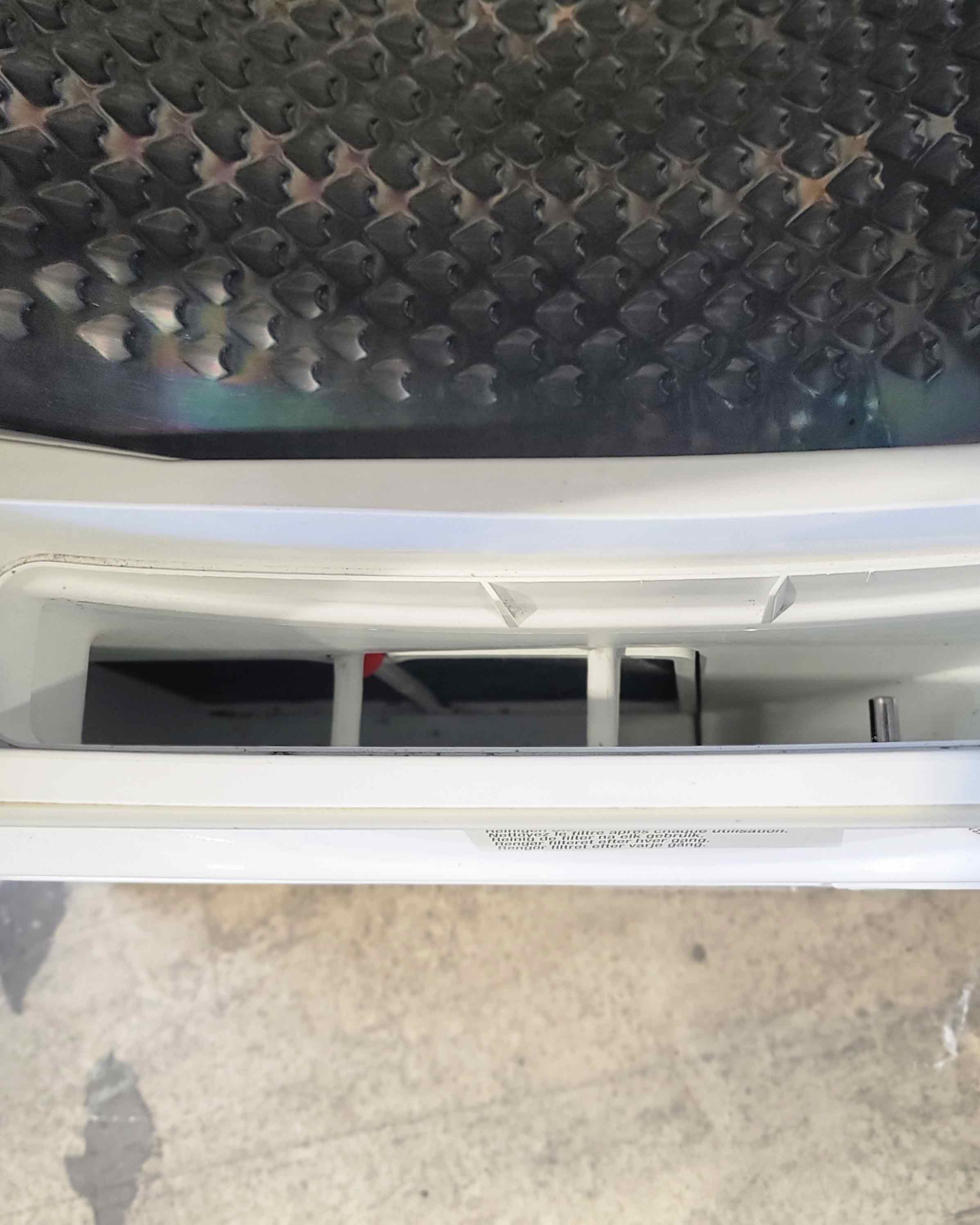 GRUNDIG Condenser Dryer GTN39250GCW 9kg White