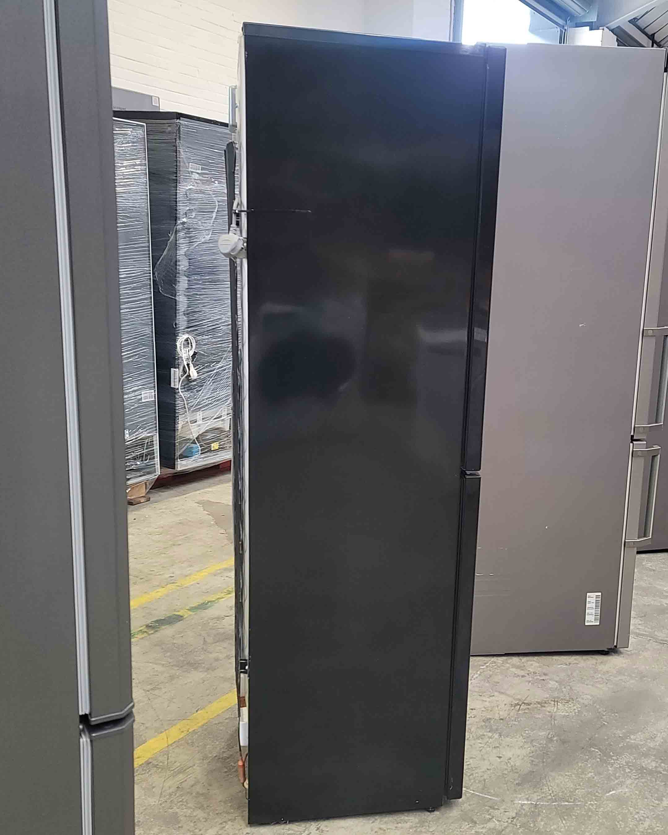 BEKO Large Fridge Freezer CFG1582DB Black