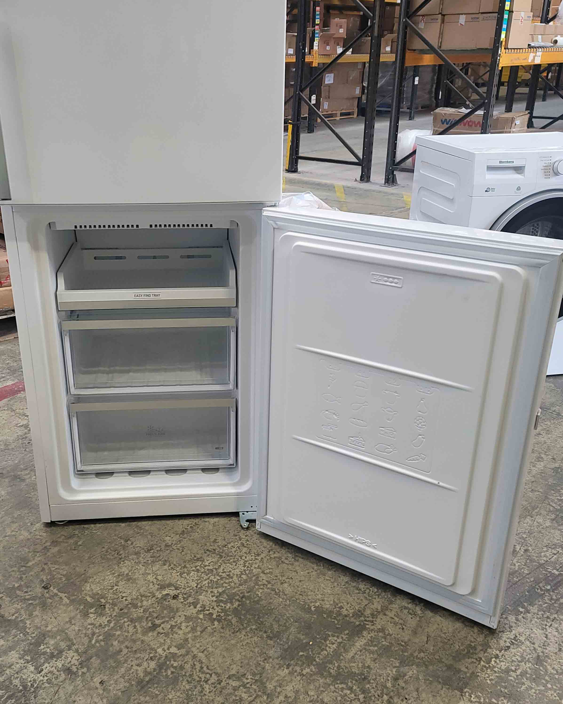 HOTPOINT Large White Fridge Freezer H7NT911TWH1