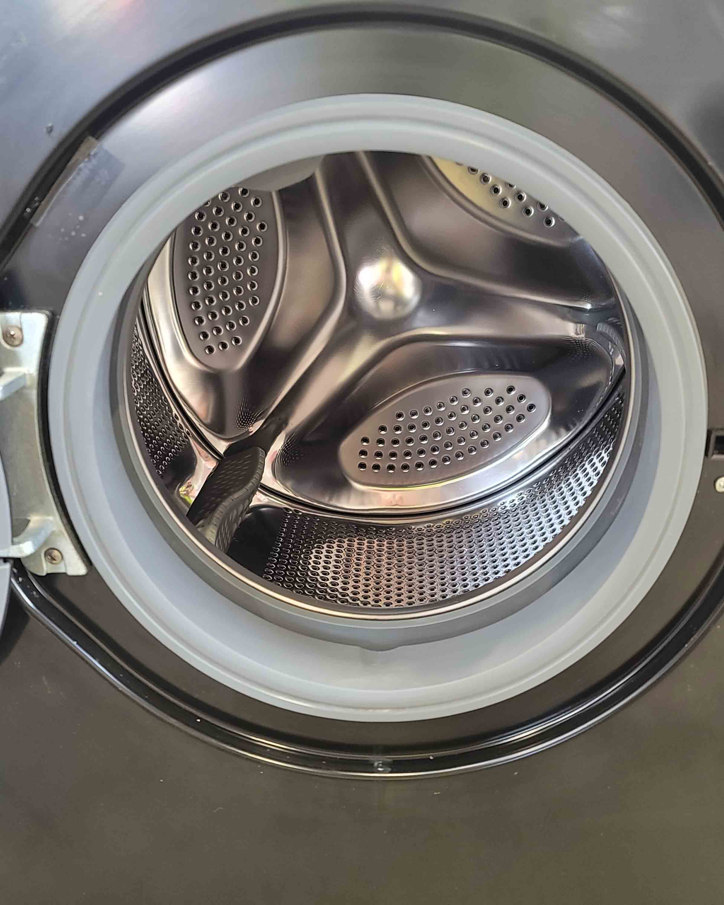 LOGIK Washing Machine L814WMB17 8kg Black