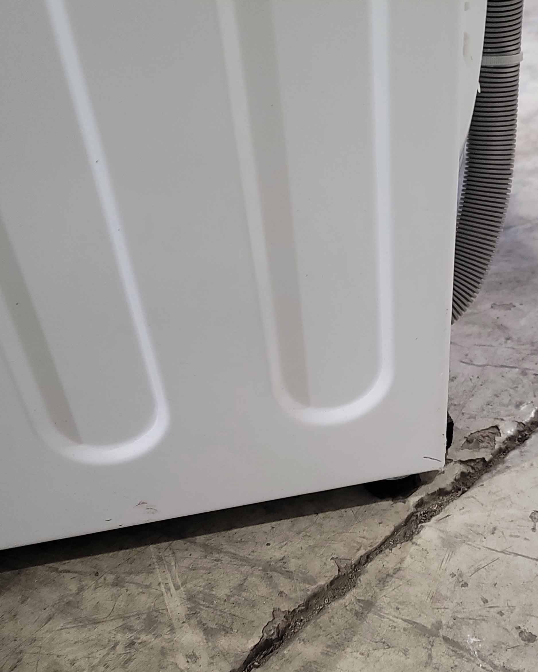 LOGIK 9kg White Washing Machine l914wm23