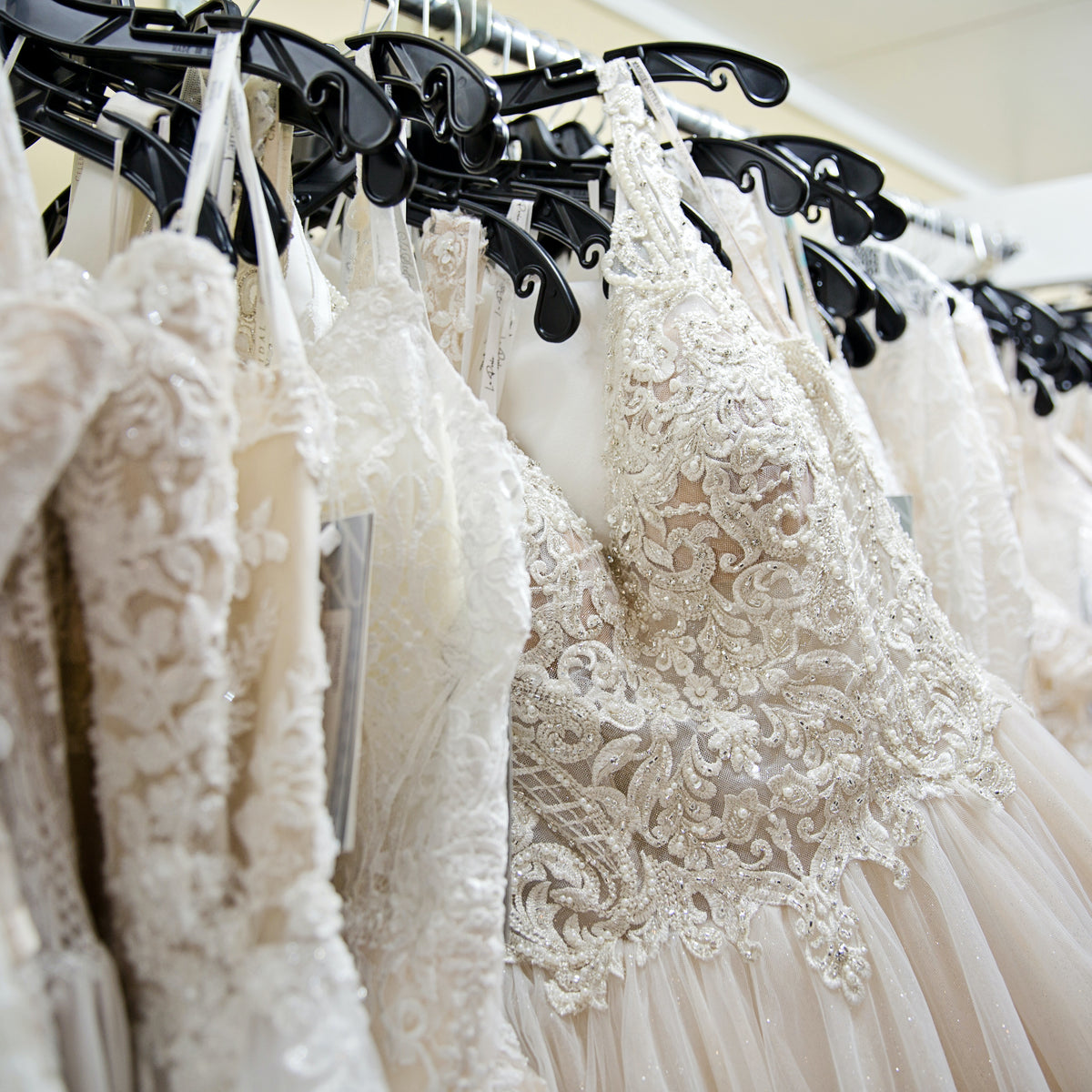 Pre-loved wedding dresses Pre-loved wedding dresses