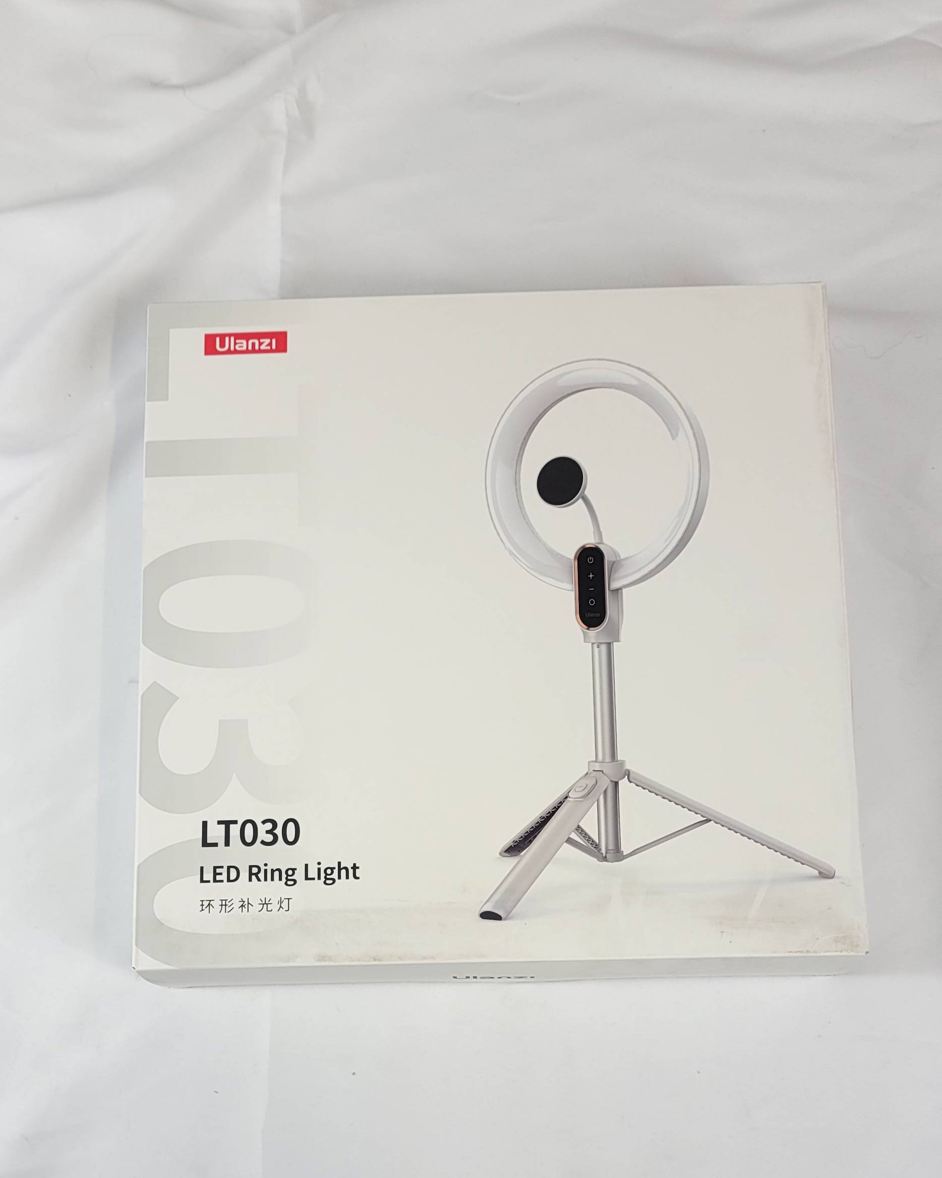 Ulanzi LT030  LED Ring Light with Bluetooth Remote