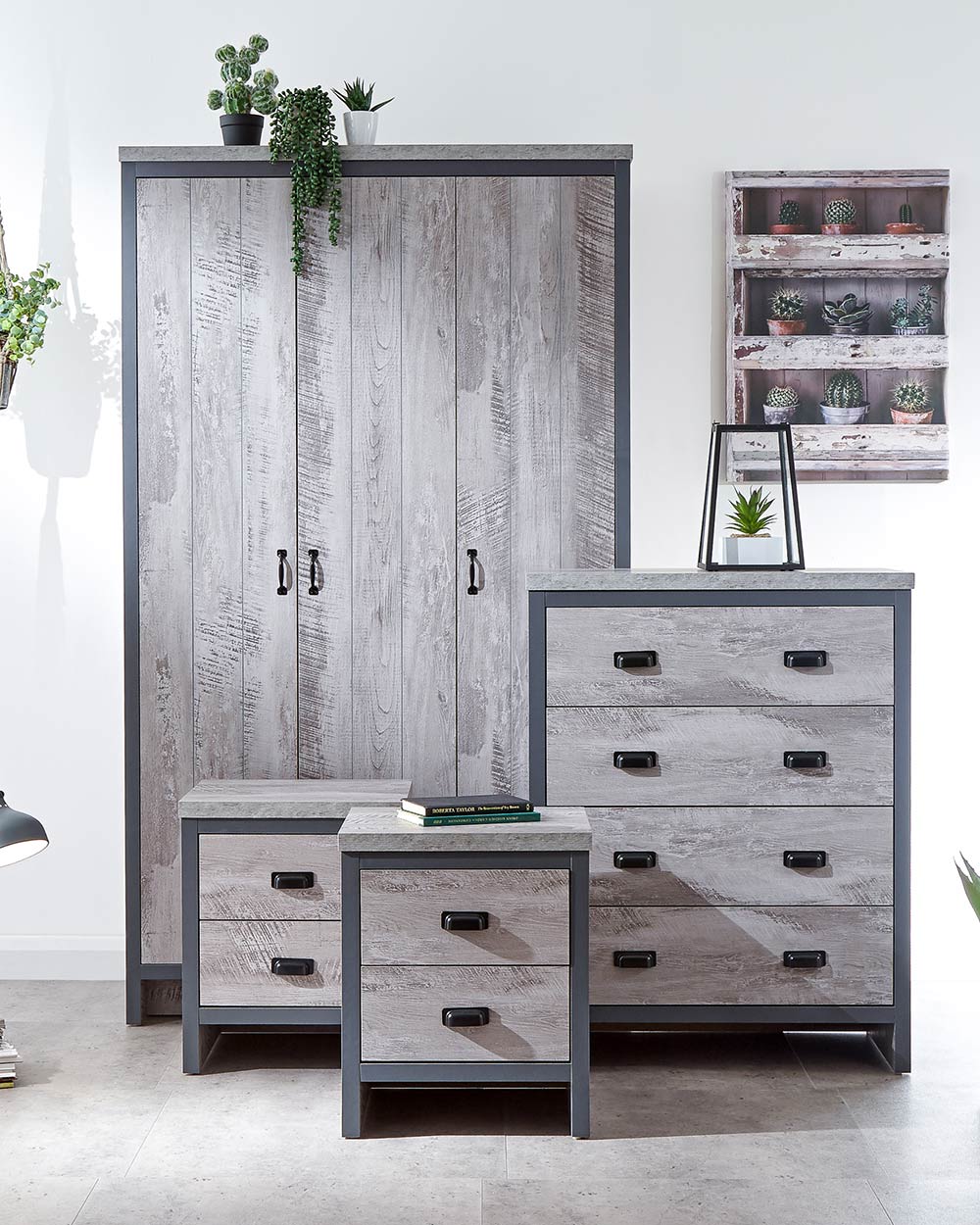 Looking for an on-trend bedroom furniture set? Then this 4 piece set will bring a splash of urban-chic to any interior! Comprising of; a wardrobe, a set of drawers and 2 bedside tables.