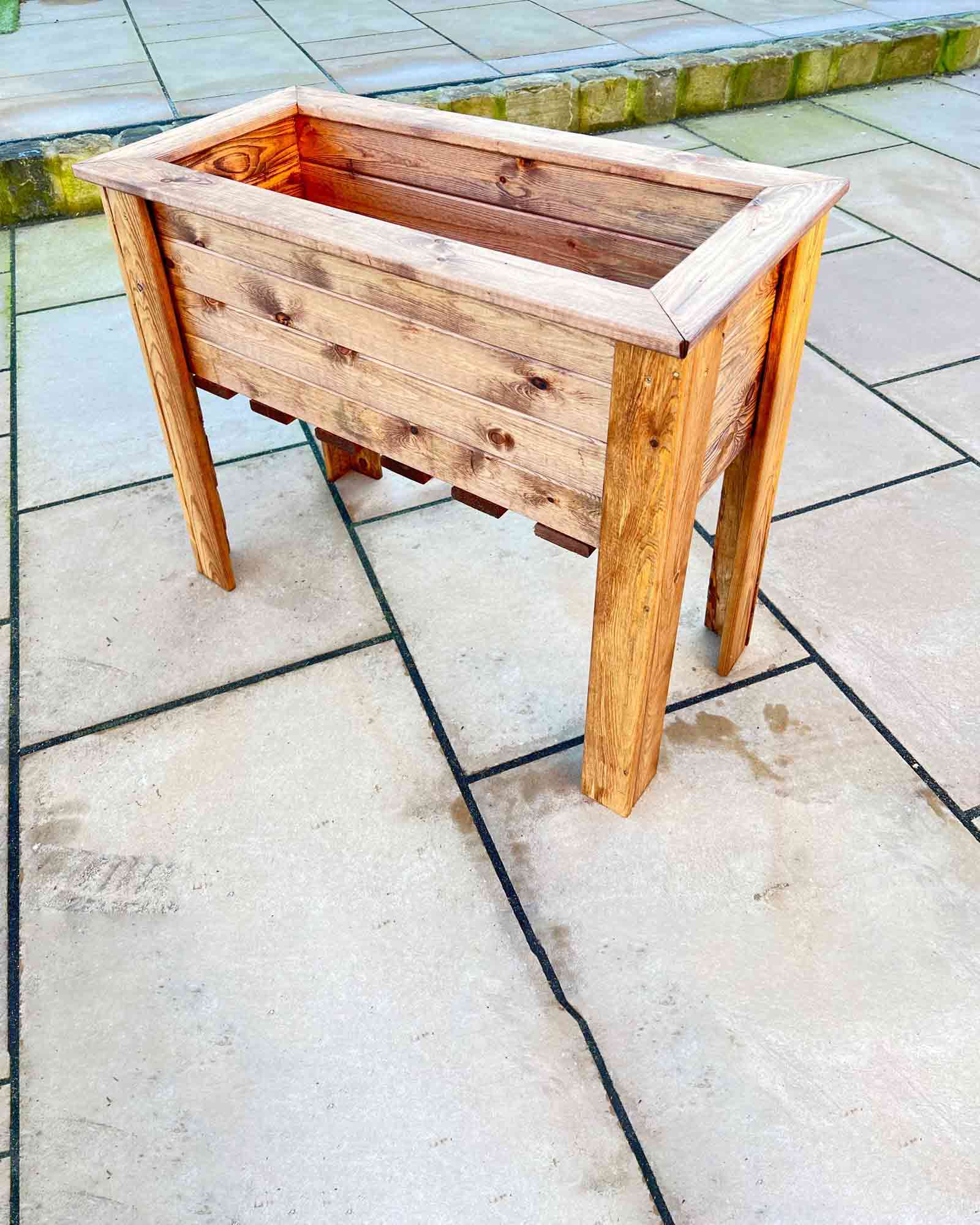 Charles Taylor Large Wooden Wiltshire Planter 62L