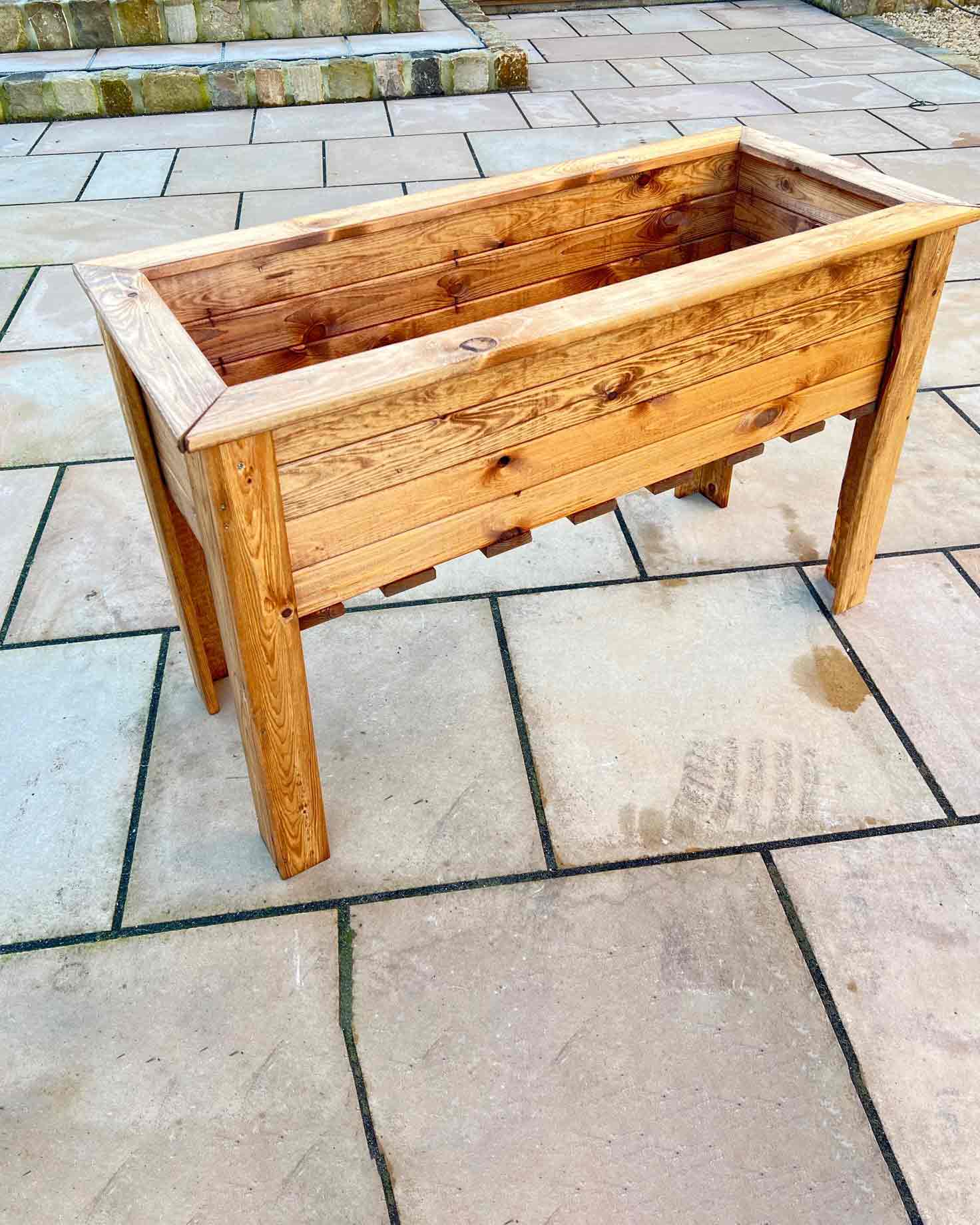 Charles Taylor Extra Large Wooden Wiltshire Planter 100L