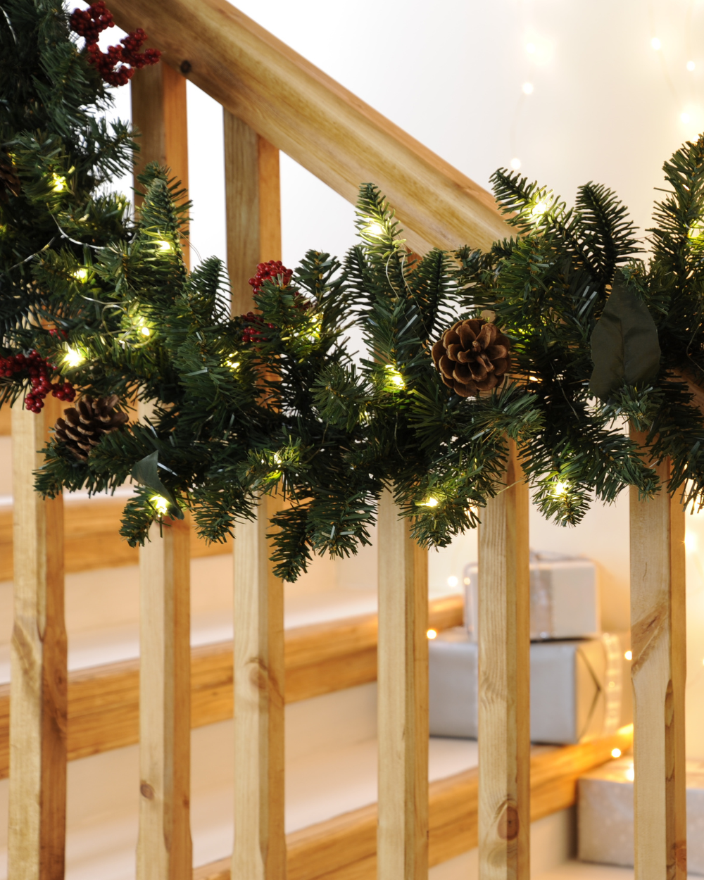 Cinnamon and Berry Festive Garland Prelit 270cm