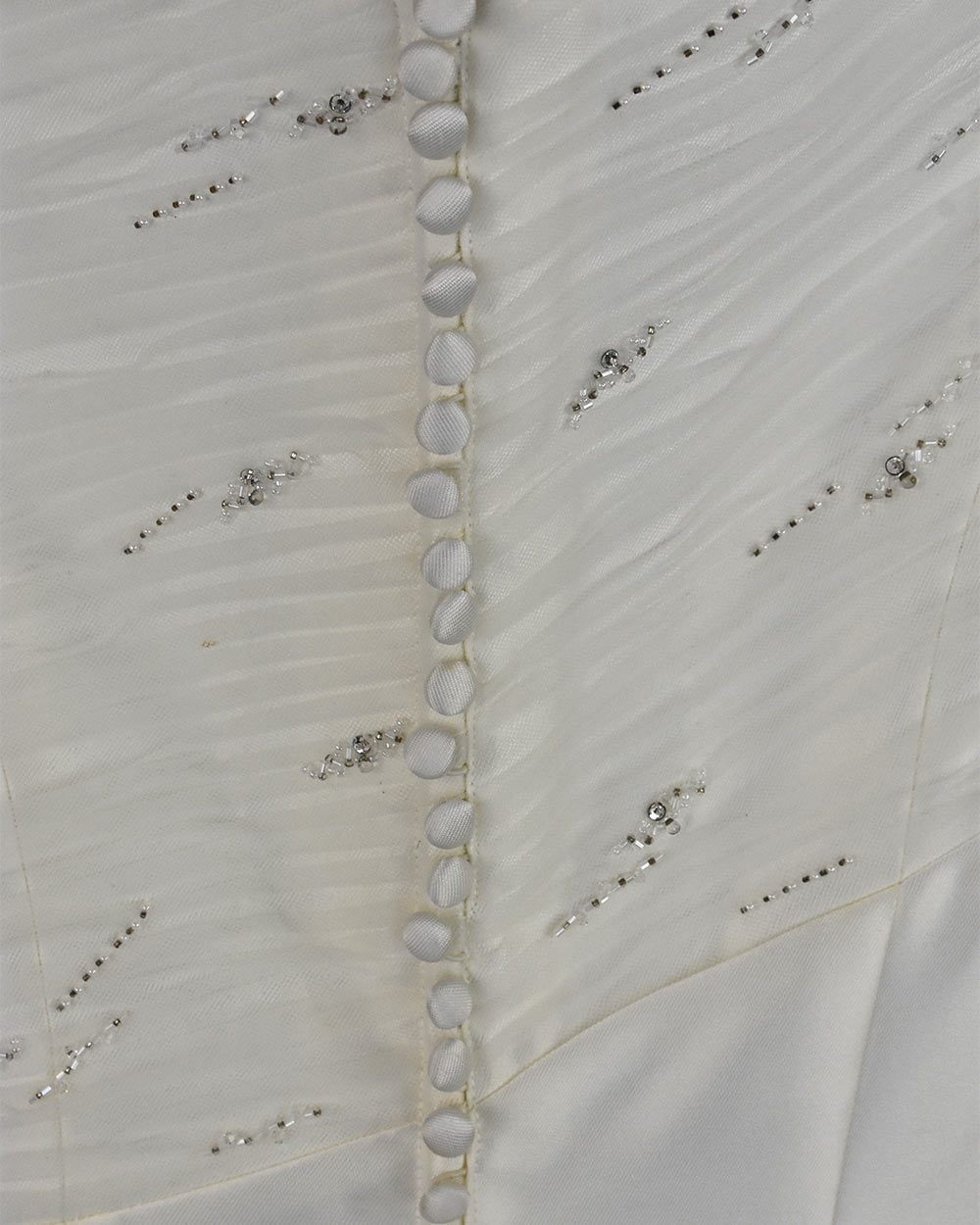 Pronovias Ivory A Line Wedding Dress with Veil Size 12