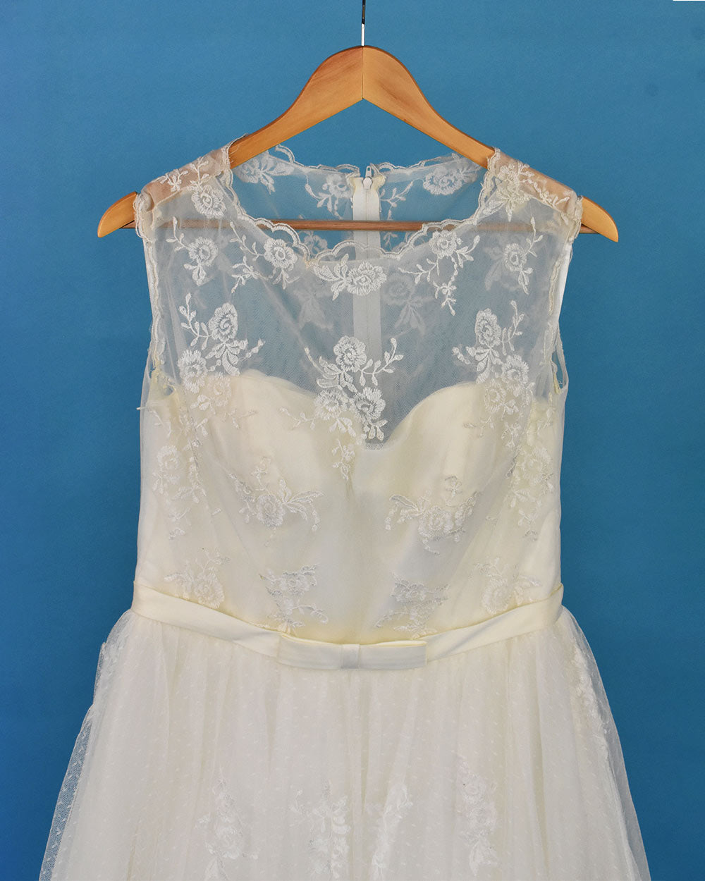 Ivory Floral Lace Tulle Tea Length Wedding Dress