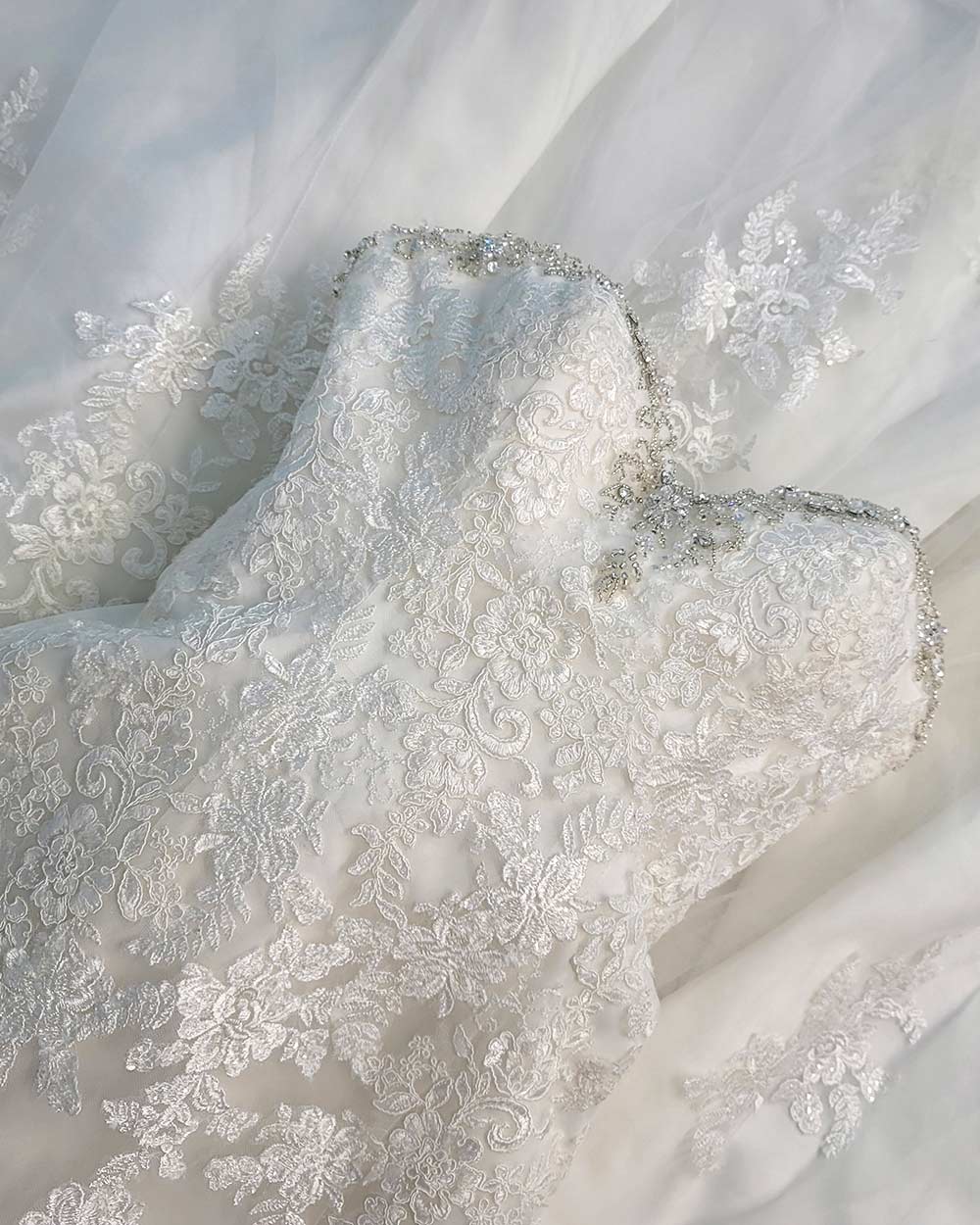 Amanda Wyatt Ivory Strapless Wedding Dress Size 10