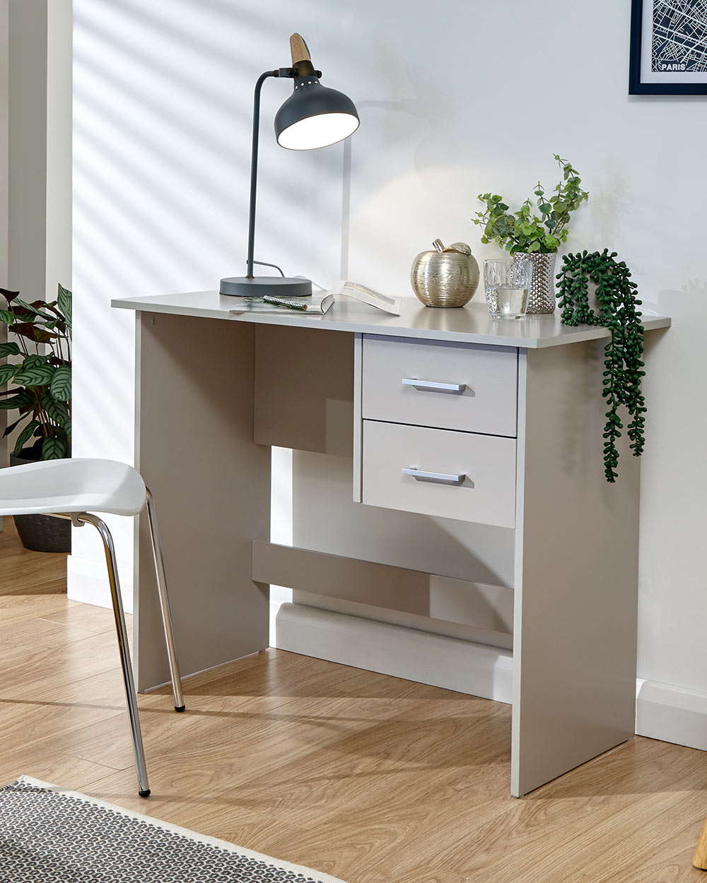 panama grey desk lifestyle photo in use