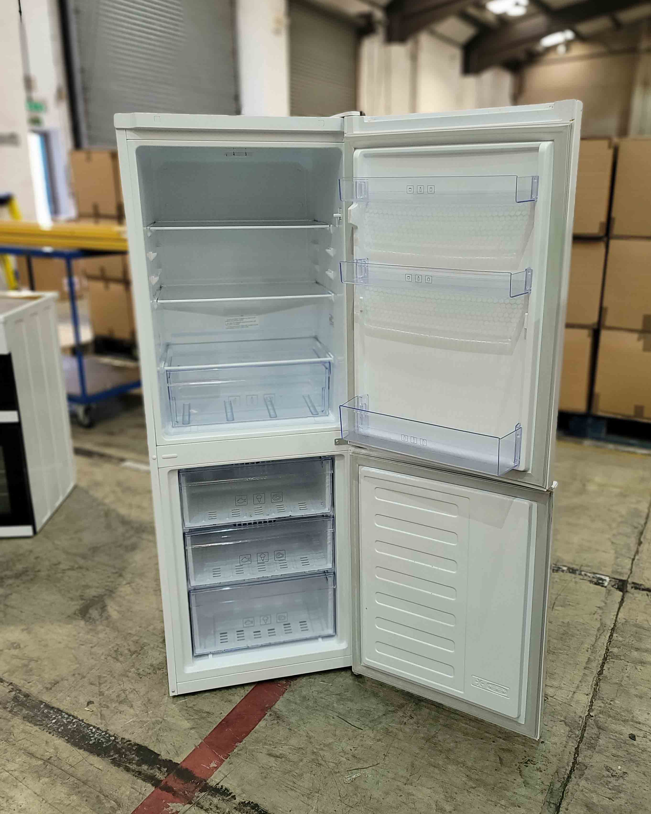 Beko Medium White Fridge Freezer CXFG3552W