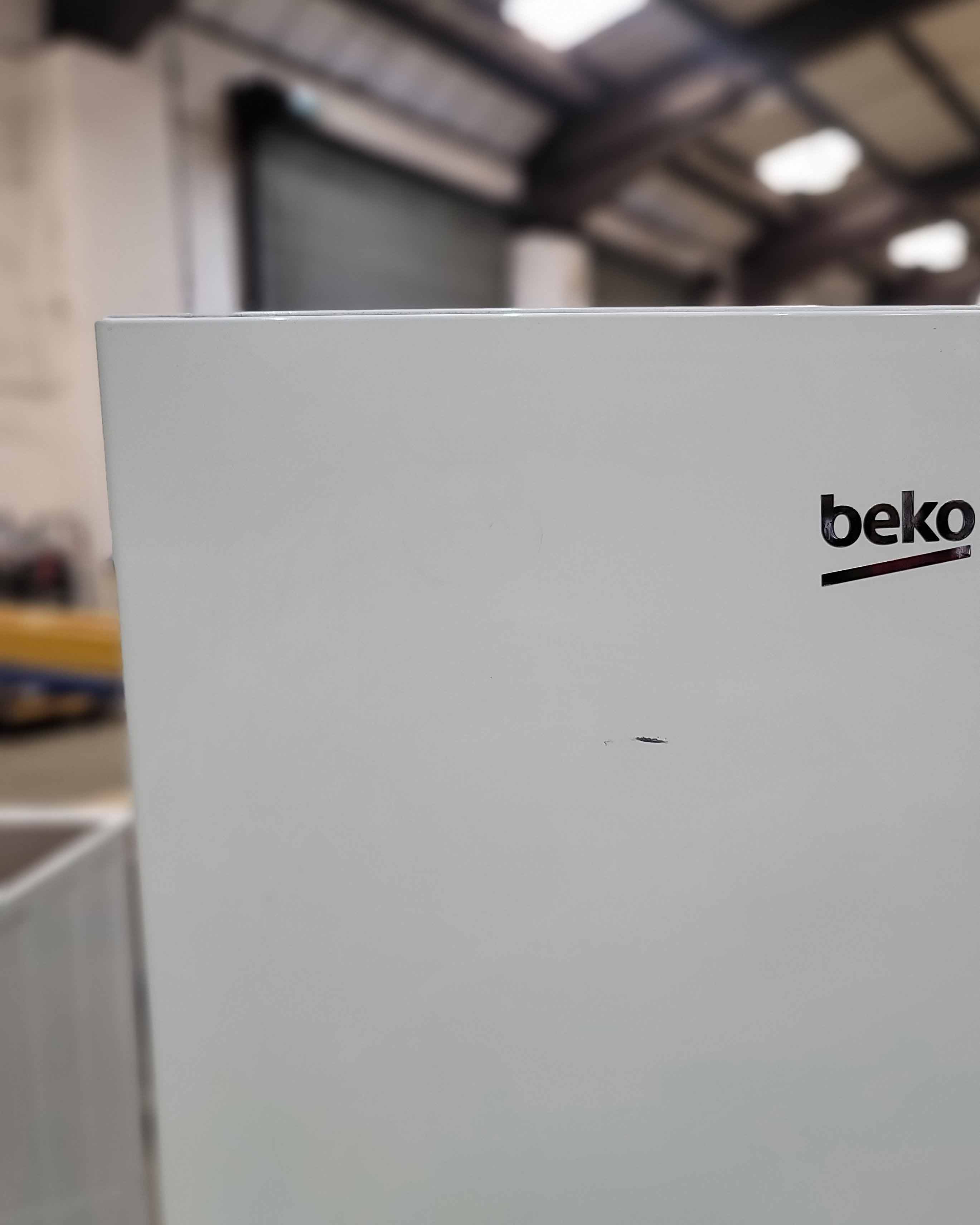 Beko Medium White Fridge Freezer CXFG3552W