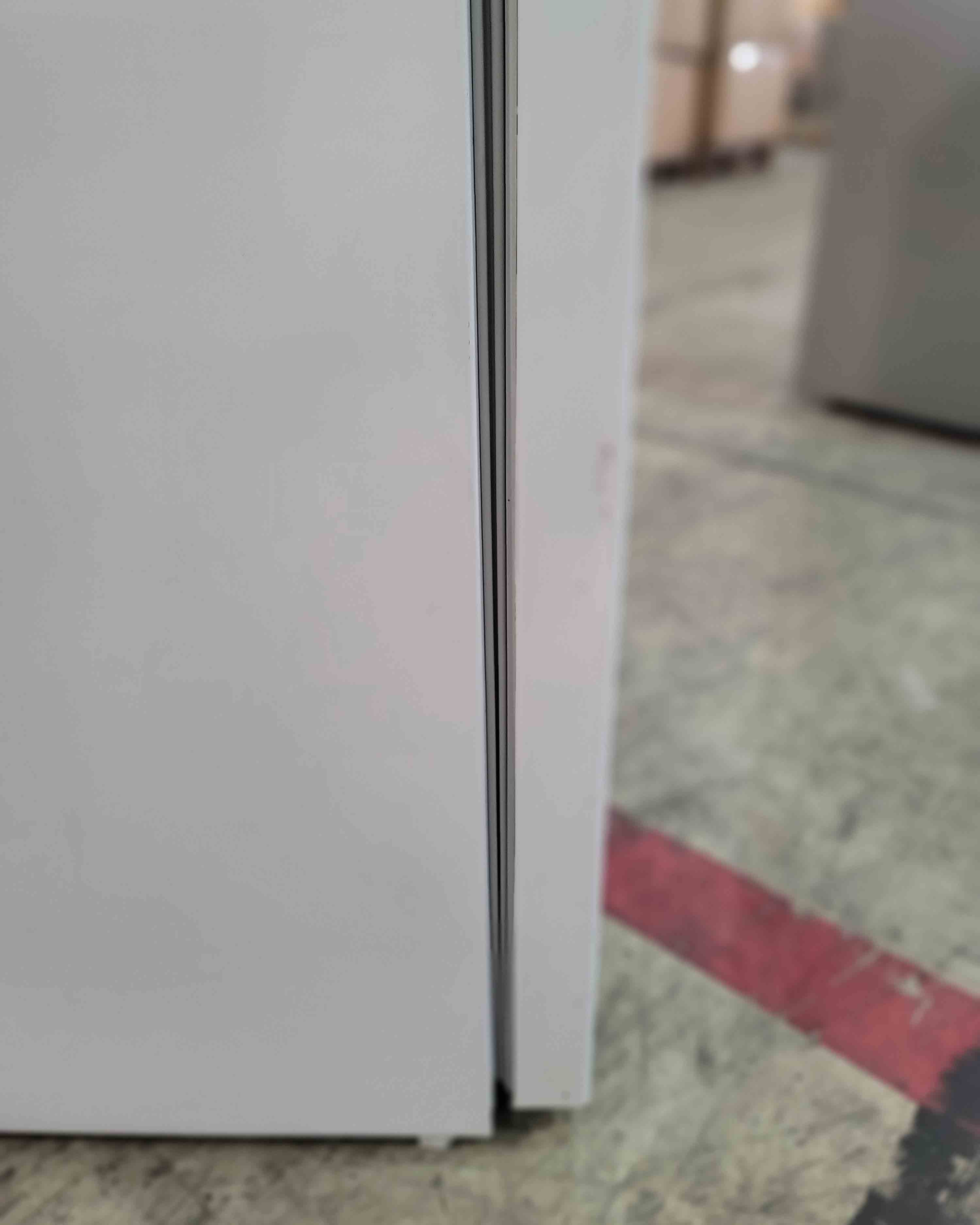 Beko Medium White Fridge Freezer CXFG3552W