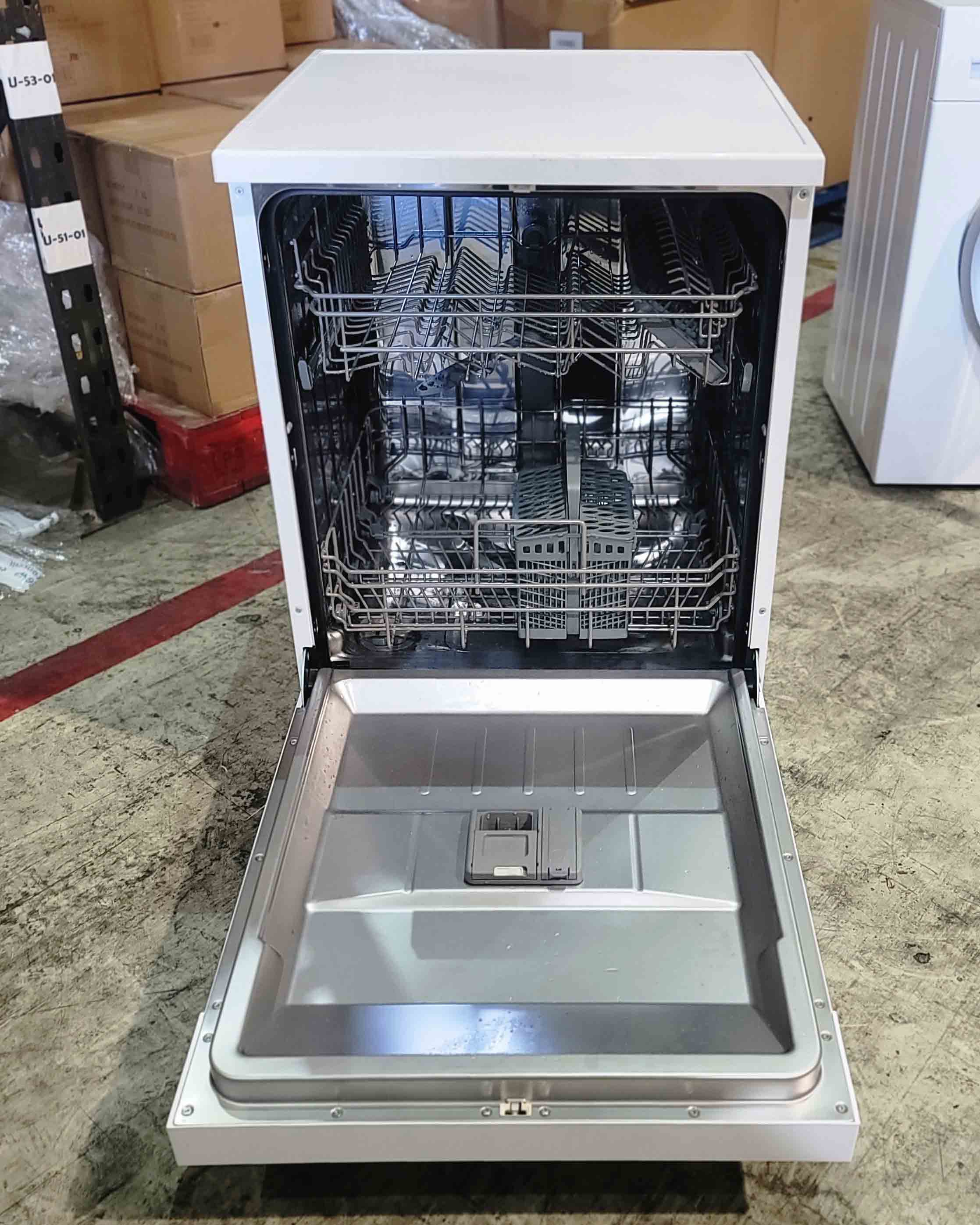 Bush Dishwasher White DWFSE126W