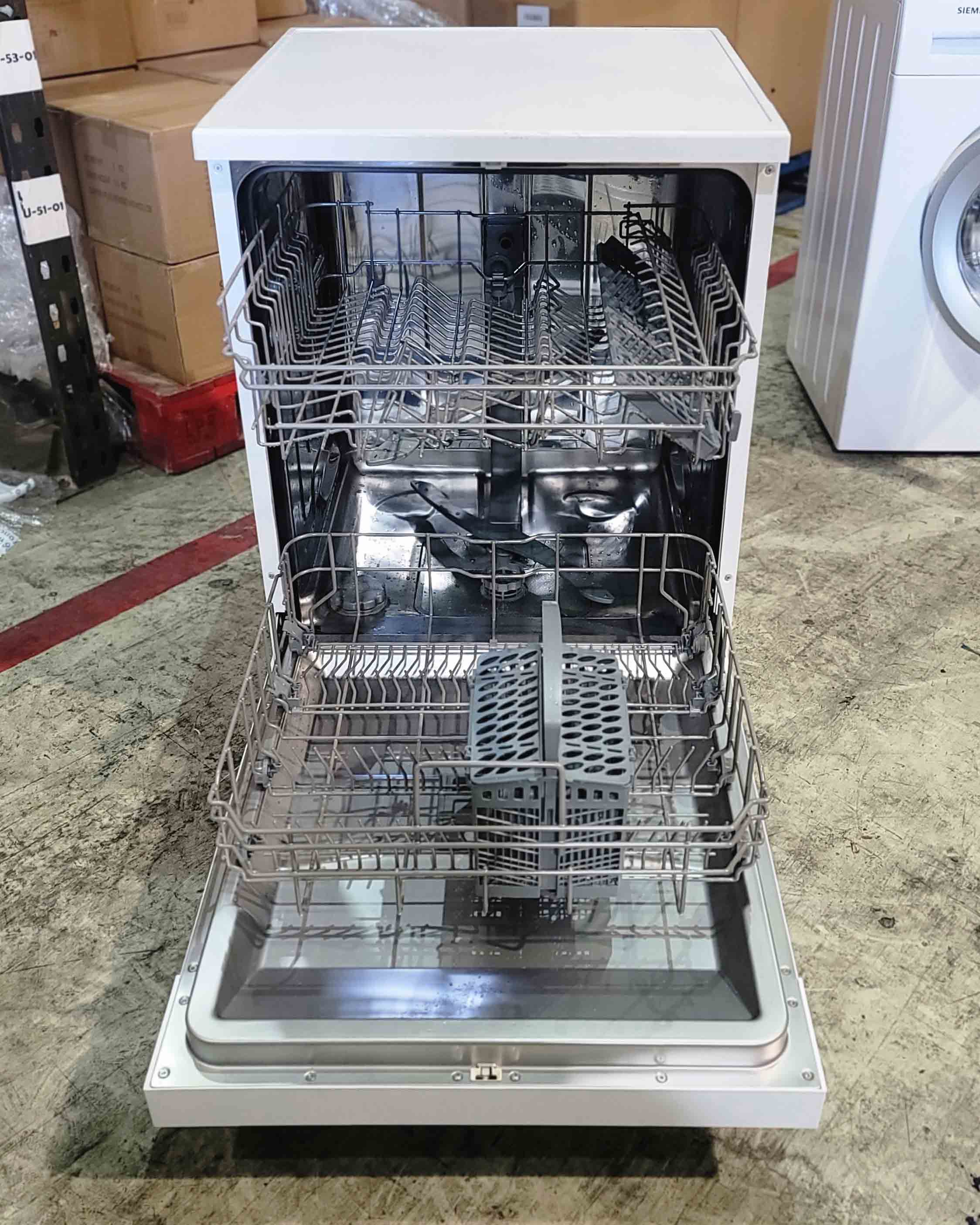 Bush Dishwasher White DWFSE126W