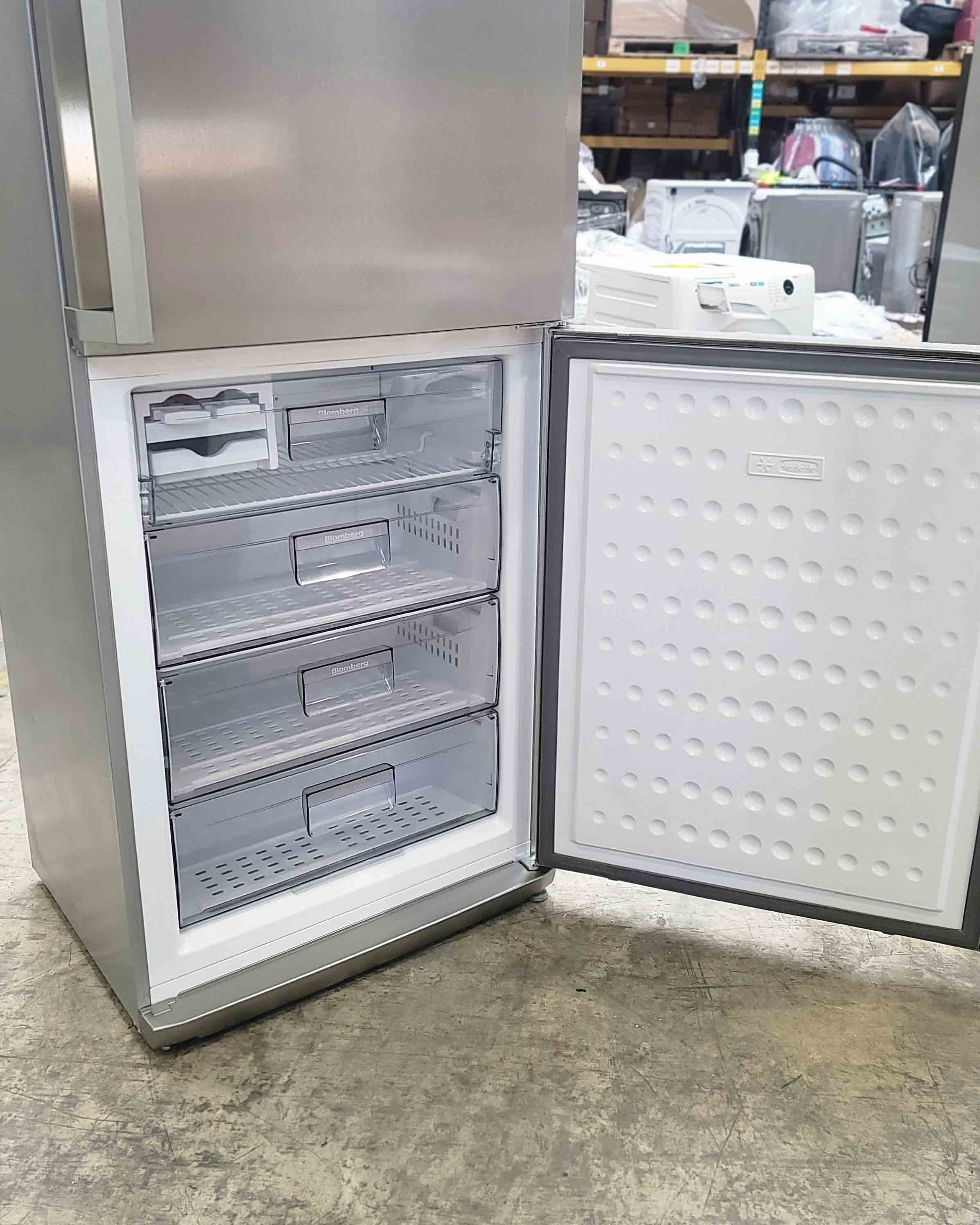 BLOMBERG Freezer  Open