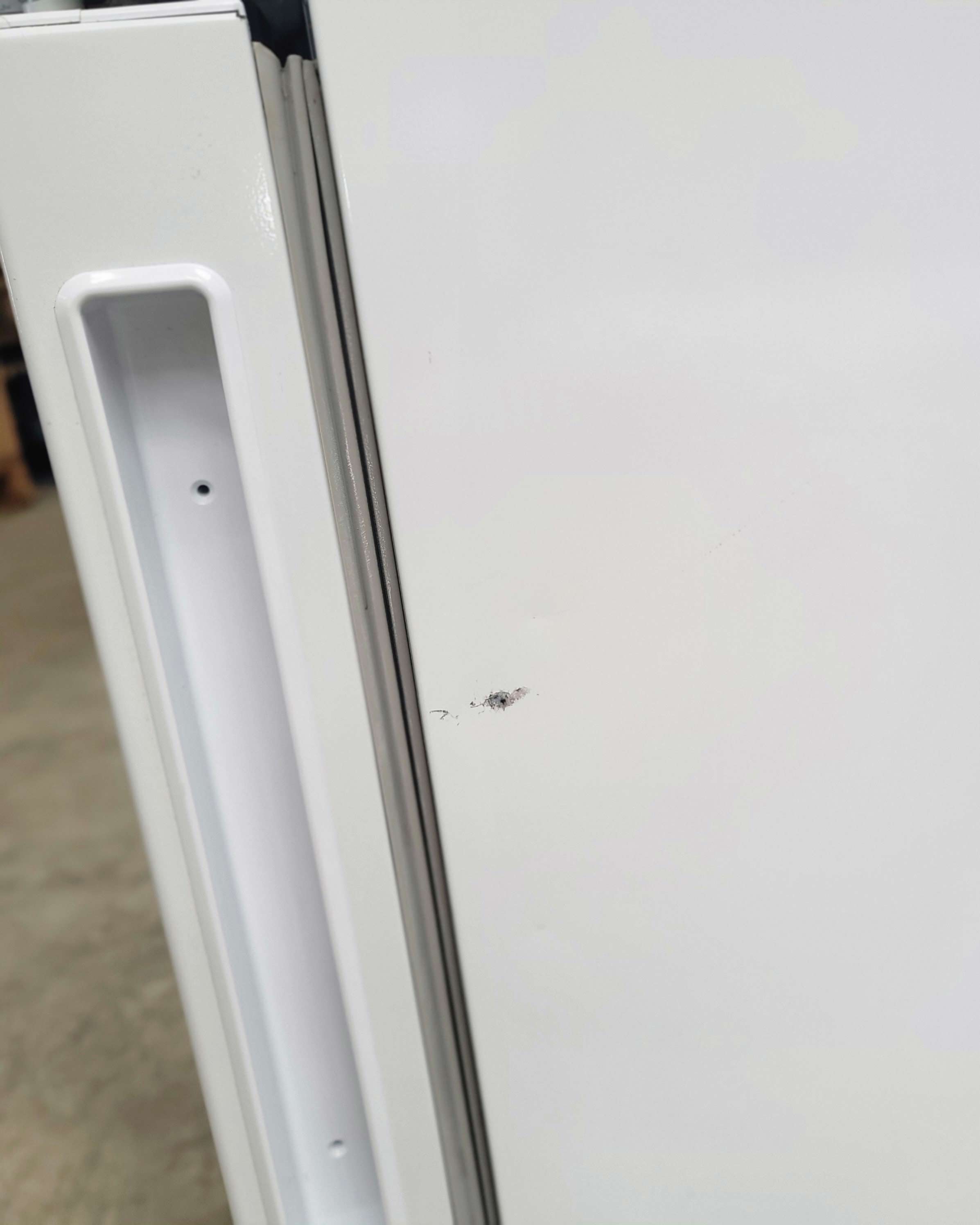 HOTPOINT Large White Fridge Freezer LJL85N