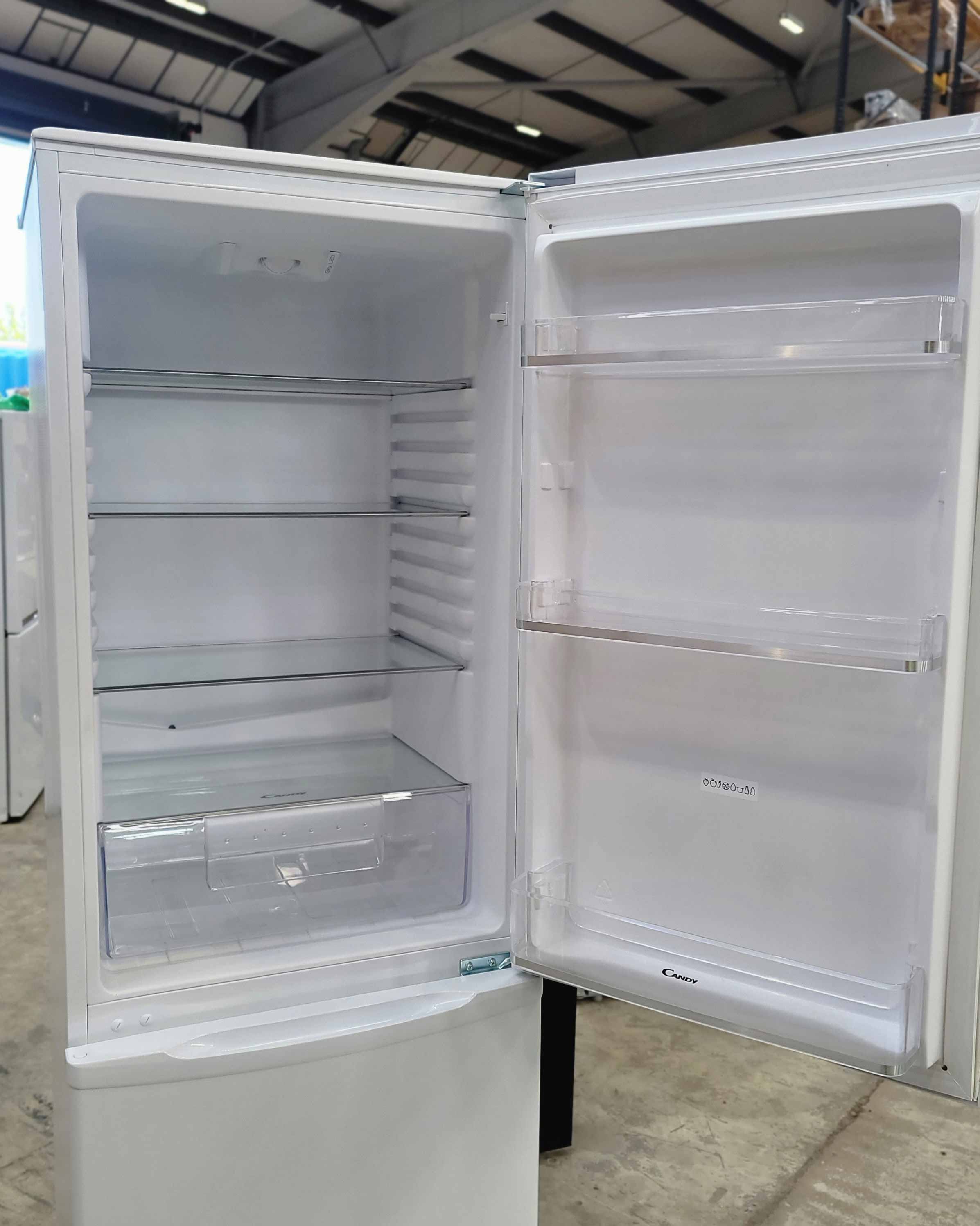 CANDY Fridge Open