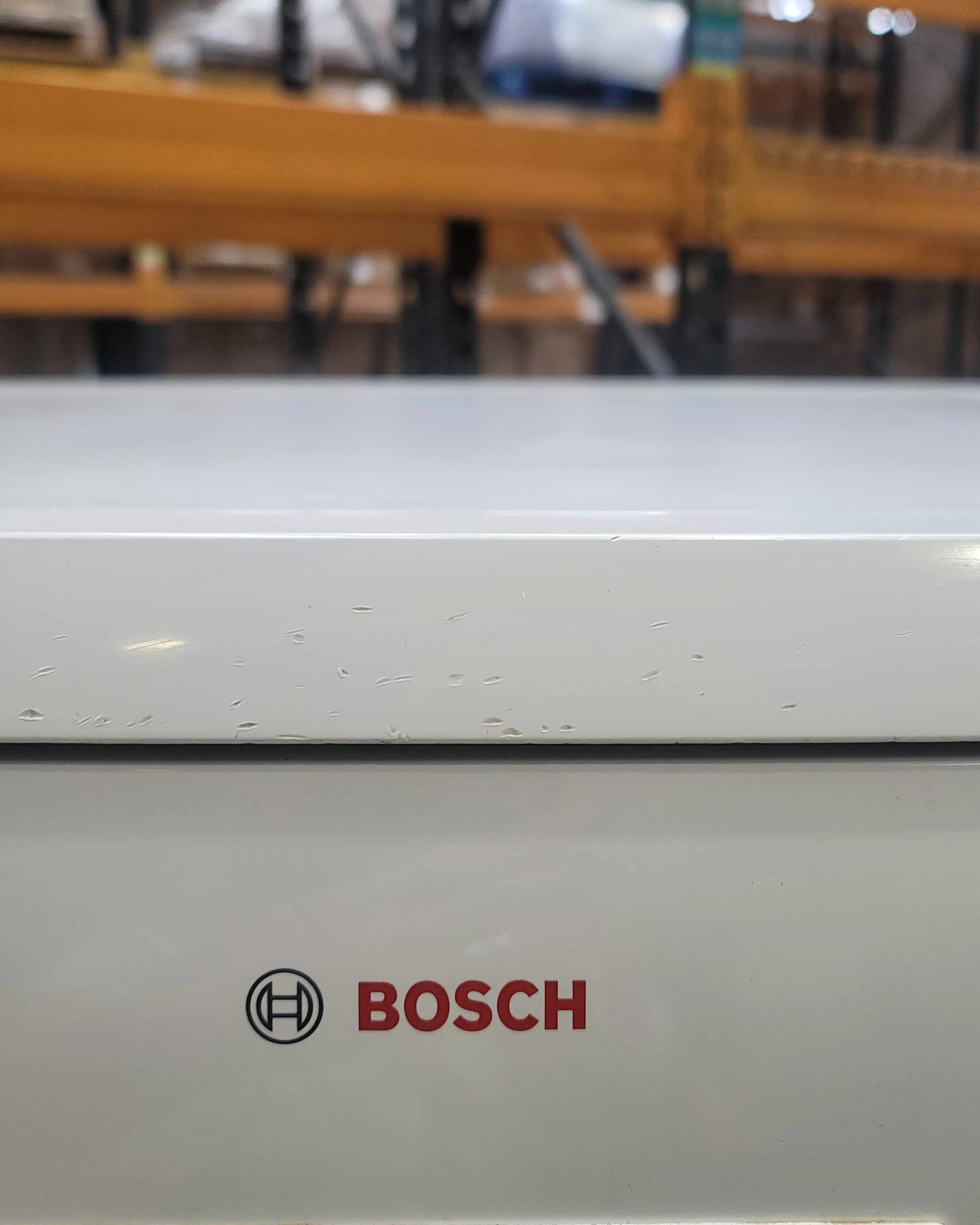 BOSCH White Dishwasher SMS 40 T32 UK