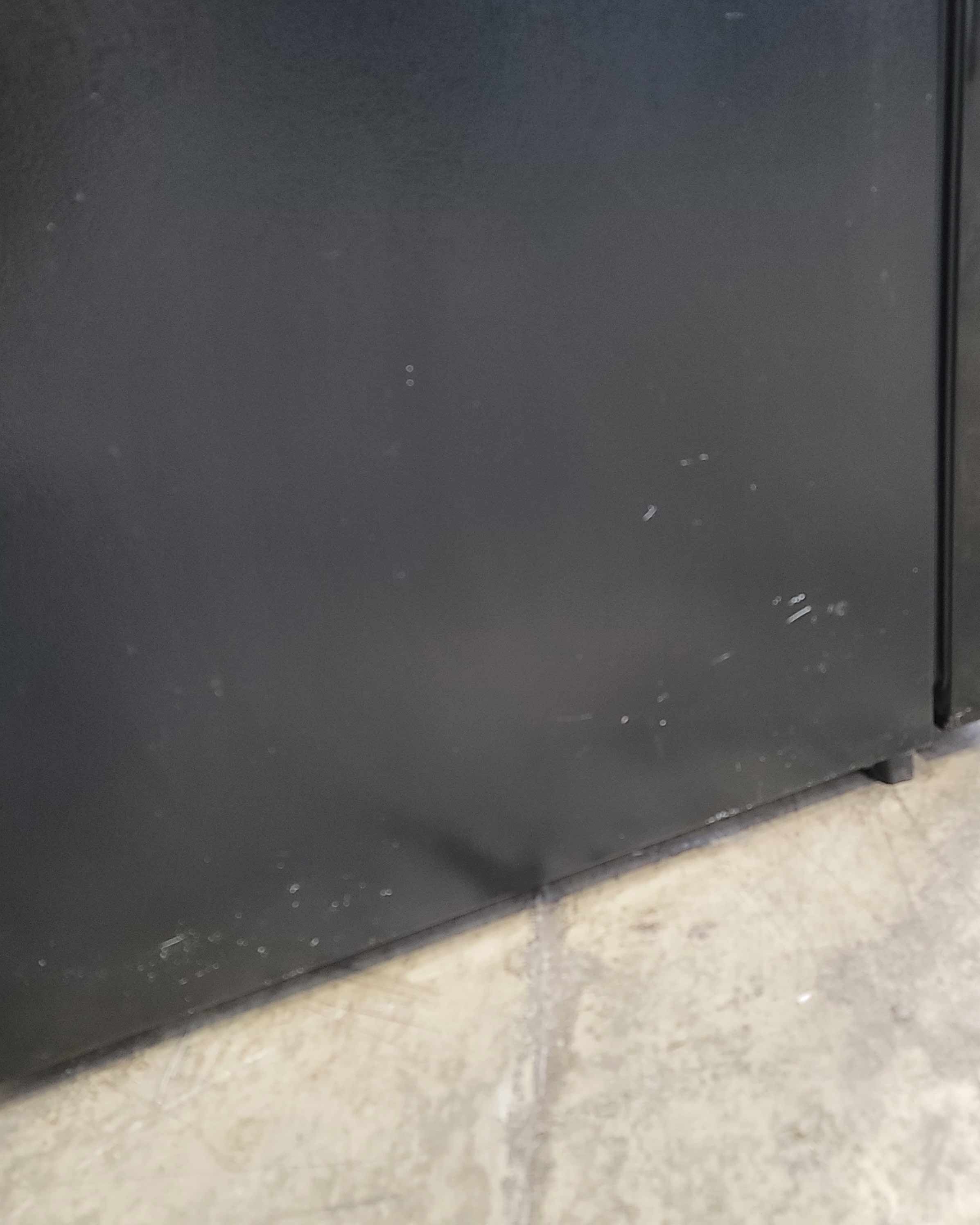 DAEWOO Large Black Fridge Freezer RN37DB