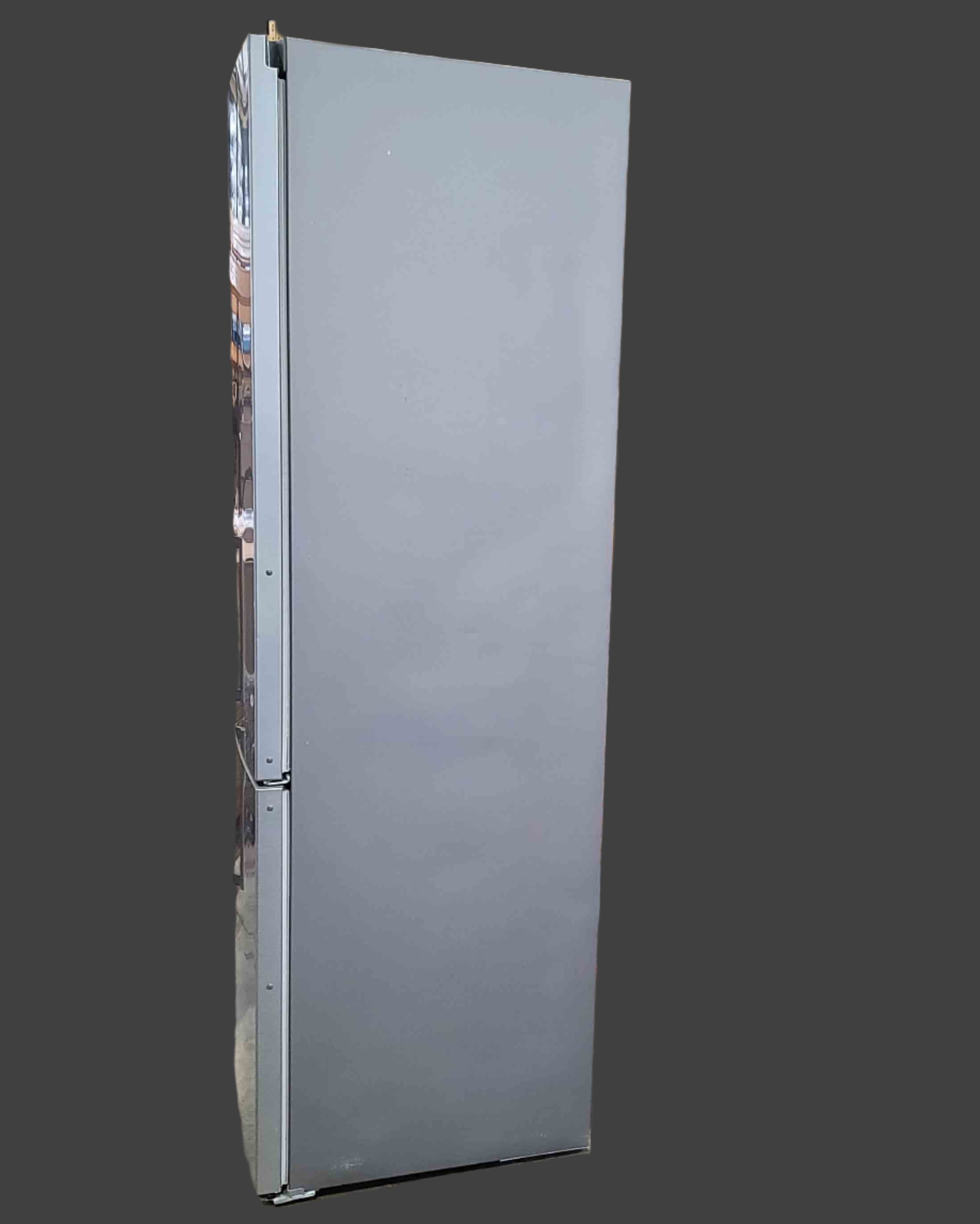 SAMSUNG Large Silver Fridge Freezer RB37J5330SA